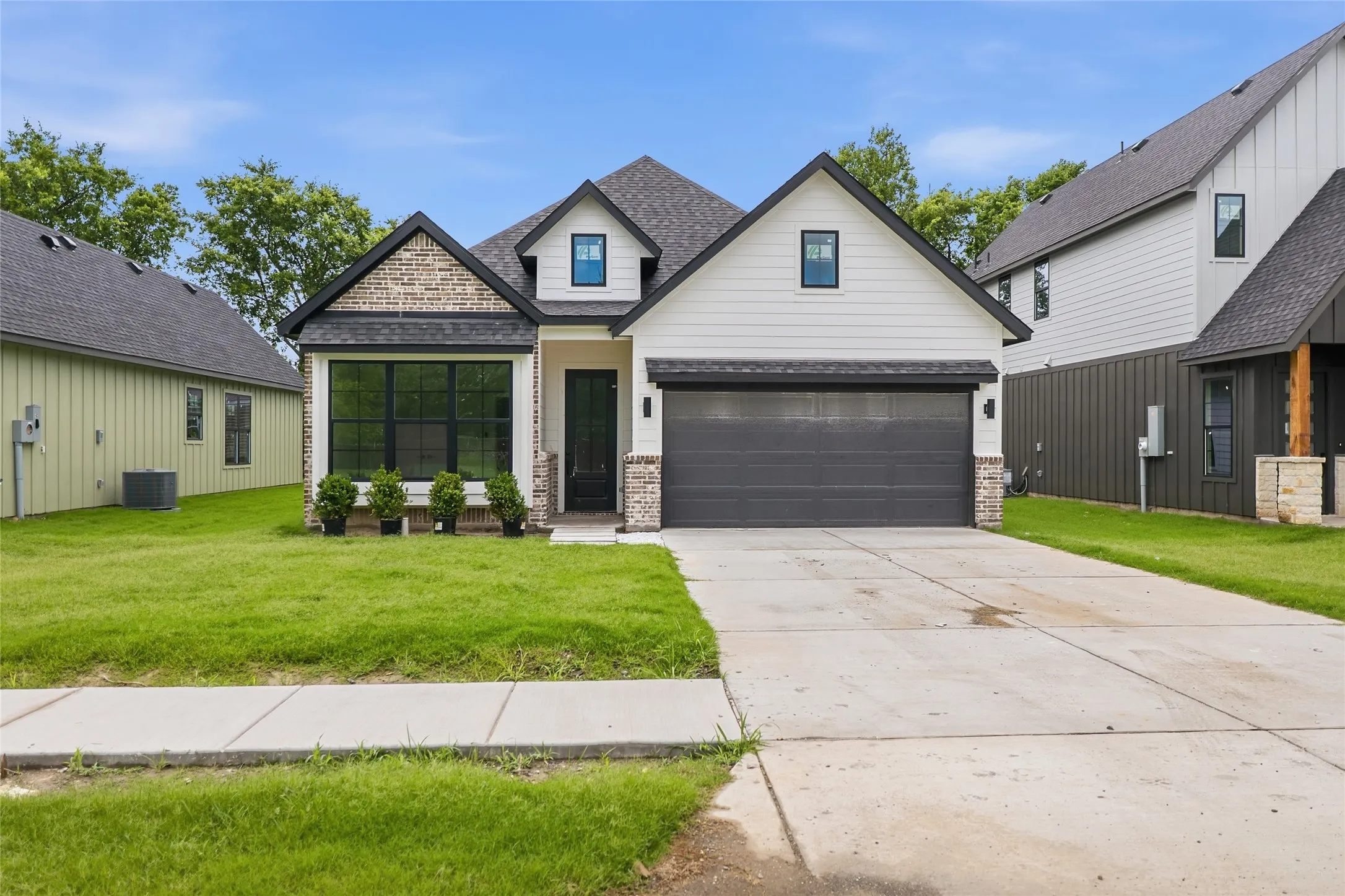 Single Family Residence For Sale in Fannin County , 303 E Locust Street, Leonard, Texas 75452, 3 Bedroom, 2 Bathroom, 1 Garage spaces, 1,542 Sqft, built in 2026, mls#21212678, Real Estate Agent in Leonard, Homes For Sale in Fannin county, Homes For Sale in Leonard, Realtor in Leonard Texas, Real Estate Brokerage Independent Realty Texas, Luminita Cordes Realtor