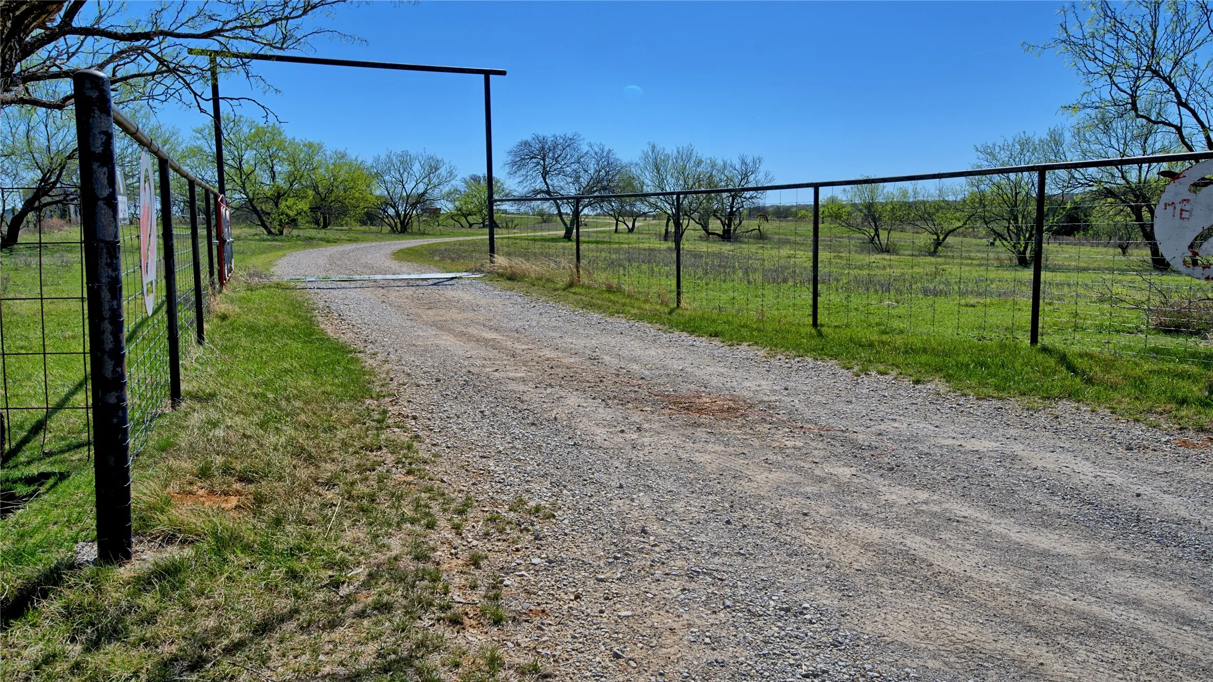 Farm For Sale in Montague County , 4179 Rock Springs School Road, Nocona, Texas 76255, 4 Bedrooms, 2 Bathrooms, 3 Garage spaces, 2,938 Sqft, built in 1985, Price $825,000, mls#21211969, Real Estate Agent in Nocona, Homes For Sale in Montague county, Homes For Sale in Nocona, Realtor in Nocona Texas, Real Estate Brokerage Independent Realty Texas, Luminita Cordes Realtor