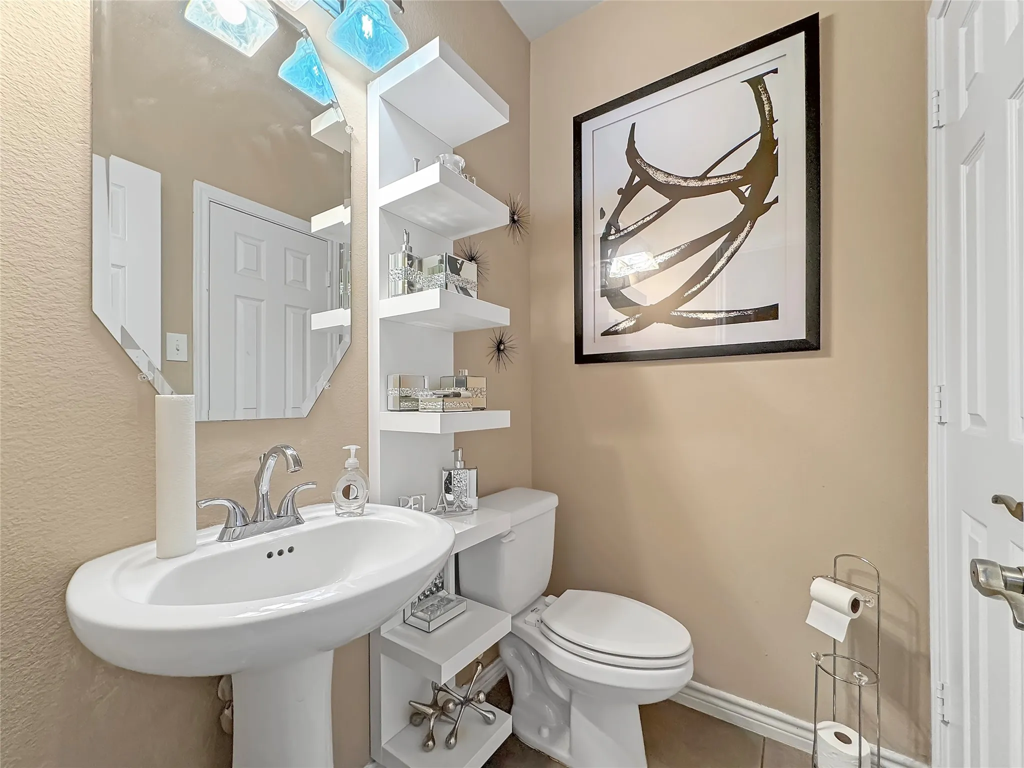 Single Family Residence For Sale in Dallas County , 904 Regal Bluff Lane, De Soto, Texas 75115, 4 Bedroom, 3 Bathroom, 2 Garage spaces, 2,852 Sqft, built in 2014, New Construction - Complete, mls#21200073, Real Estate Agent in De Soto, Homes For Sale in Dallas county, Homes For Sale in De Soto, Realtor in De Soto Texas, Real Estate Brokerage Independent Realty Texas, Luminita Cordes Realtor