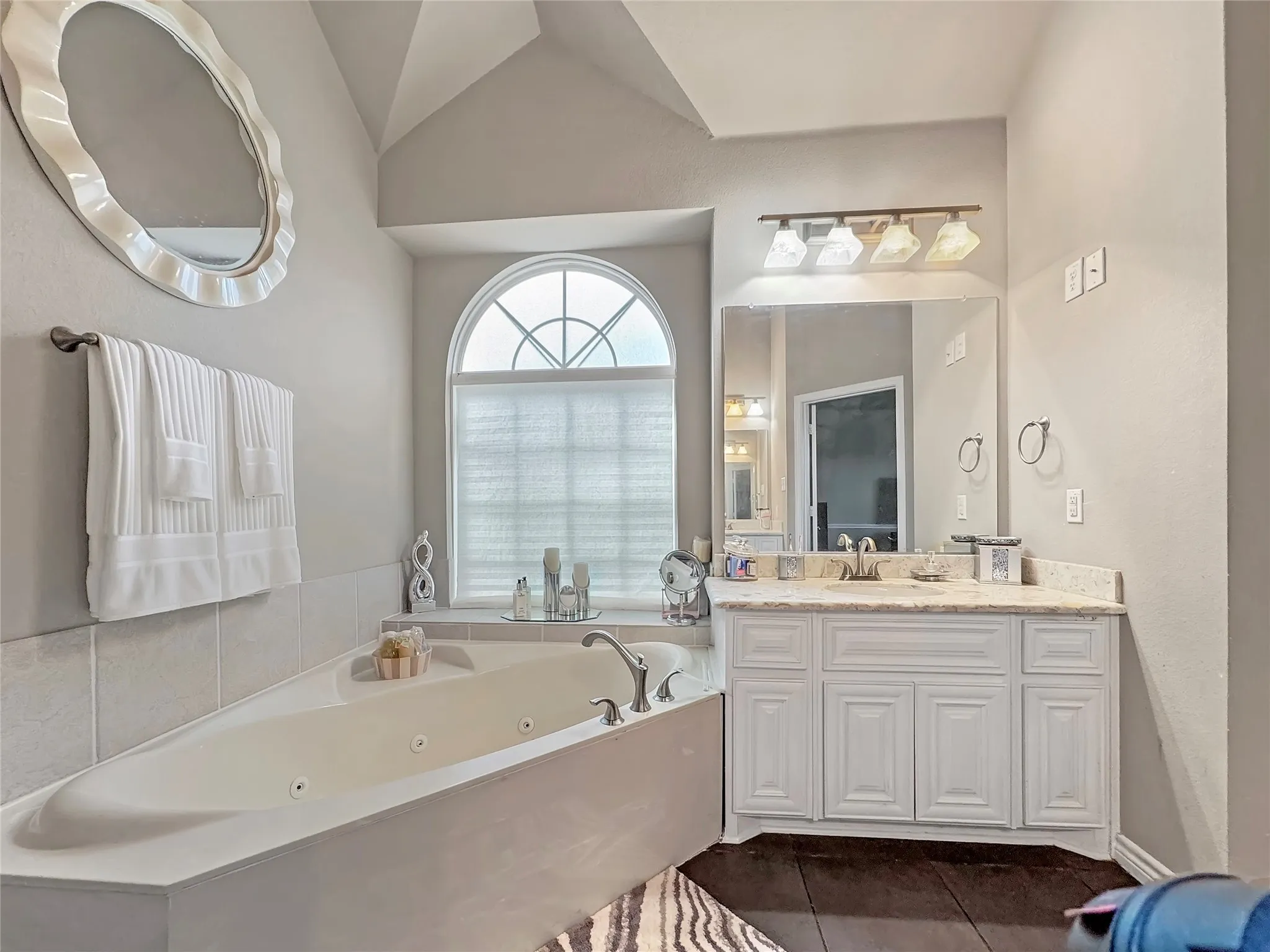 Single Family Residence For Sale in Dallas County , 904 Regal Bluff Lane, De Soto, Texas 75115, 4 Bedroom, 3 Bathroom, 2 Garage spaces, 2,852 Sqft, built in 2014, New Construction - Complete, mls#21200073, Real Estate Agent in De Soto, Homes For Sale in Dallas county, Homes For Sale in De Soto, Realtor in De Soto Texas, Real Estate Brokerage Independent Realty Texas, Luminita Cordes Realtor