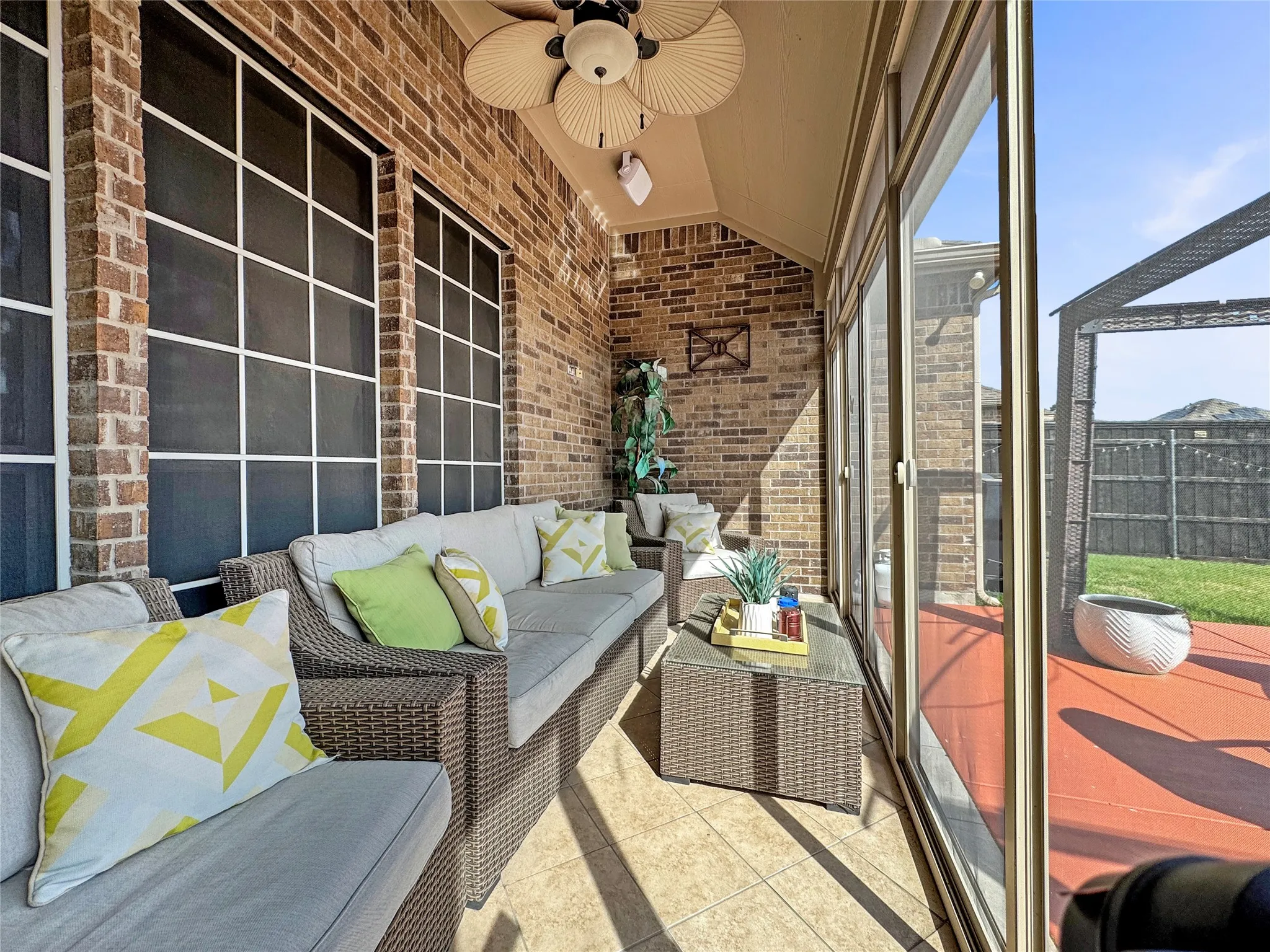 Single Family Residence For Sale in Dallas County , 904 Regal Bluff Lane, De Soto, Texas 75115, 4 Bedroom, 3 Bathroom, 2 Garage spaces, 2,852 Sqft, built in 2014, New Construction - Complete, mls#21200073, Real Estate Agent in De Soto, Homes For Sale in Dallas county, Homes For Sale in De Soto, Realtor in De Soto Texas, Real Estate Brokerage Independent Realty Texas, Luminita Cordes Realtor
