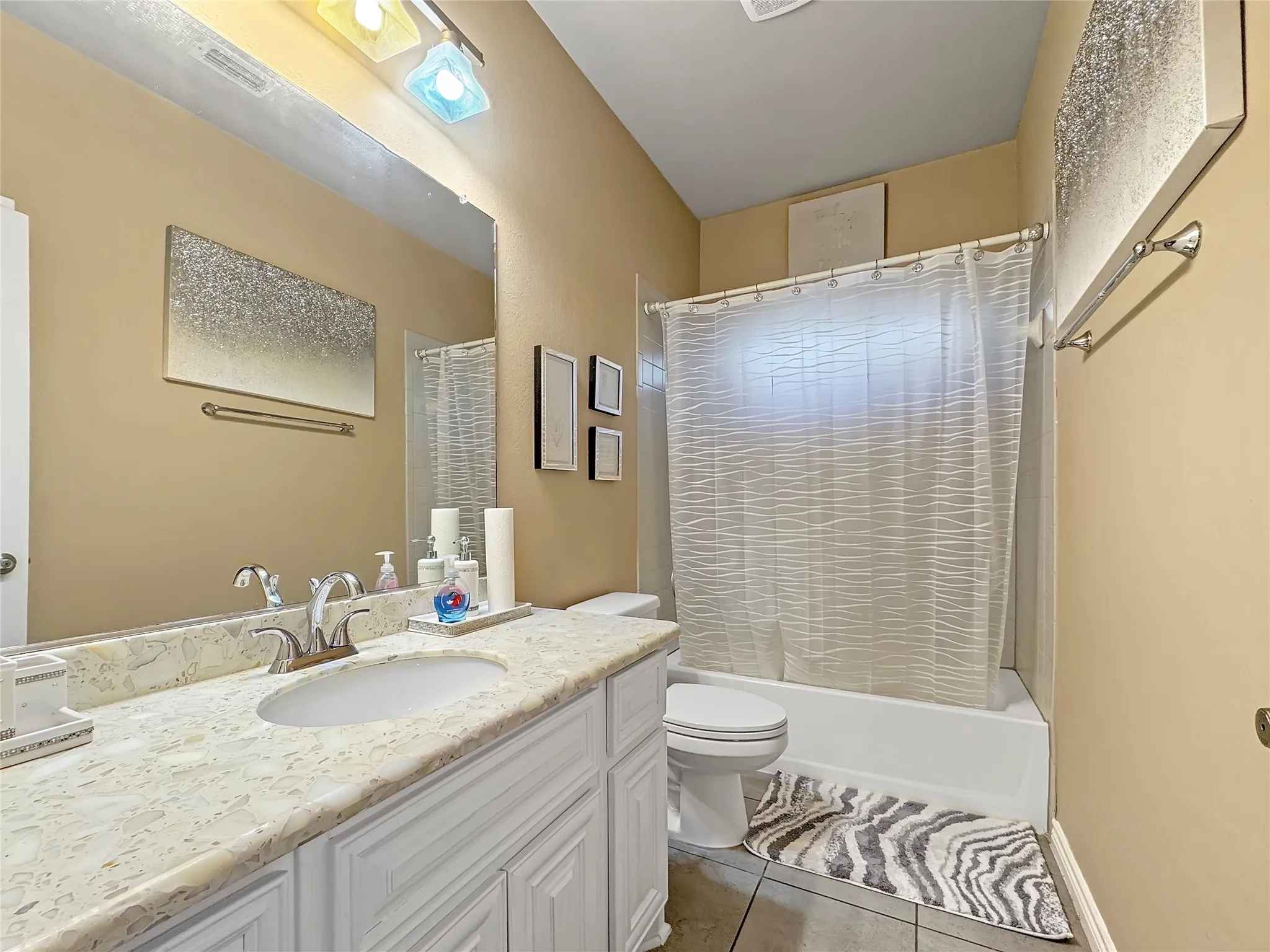 Single Family Residence For Sale in Dallas County , 904 Regal Bluff Lane, De Soto, Texas 75115, 4 Bedroom, 3 Bathroom, 2 Garage spaces, 2,852 Sqft, built in 2014, New Construction - Complete, mls#21200073, Real Estate Agent in De Soto, Homes For Sale in Dallas county, Homes For Sale in De Soto, Realtor in De Soto Texas, Real Estate Brokerage Independent Realty Texas, Luminita Cordes Realtor