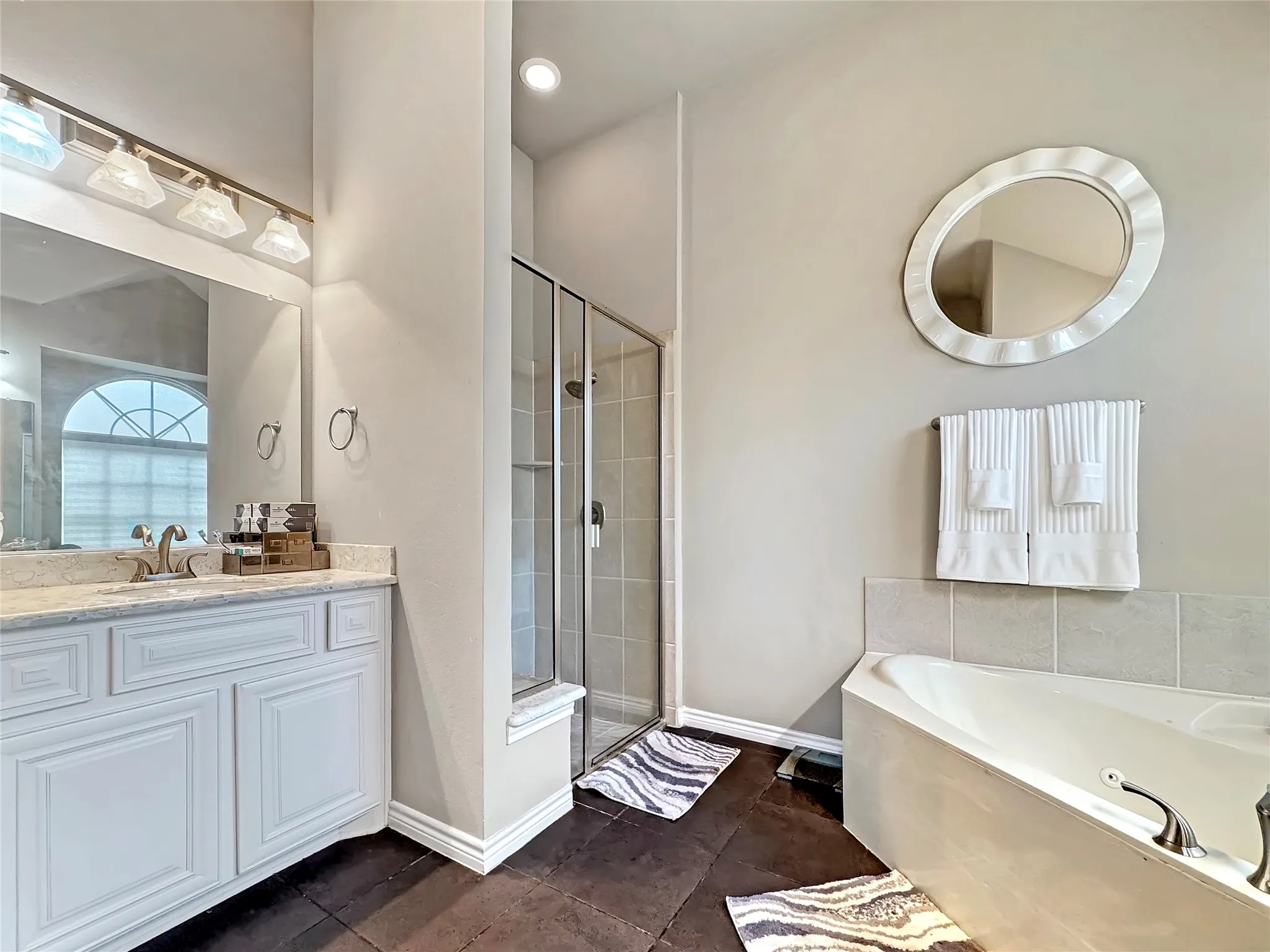 Single Family Residence For Sale in Dallas County , 904 Regal Bluff Lane, De Soto, Texas 75115, 4 Bedroom, 3 Bathroom, 2 Garage spaces, 2,852 Sqft, built in 2014, New Construction - Complete, mls#21200073, Real Estate Agent in De Soto, Homes For Sale in Dallas county, Homes For Sale in De Soto, Realtor in De Soto Texas, Real Estate Brokerage Independent Realty Texas, Luminita Cordes Realtor