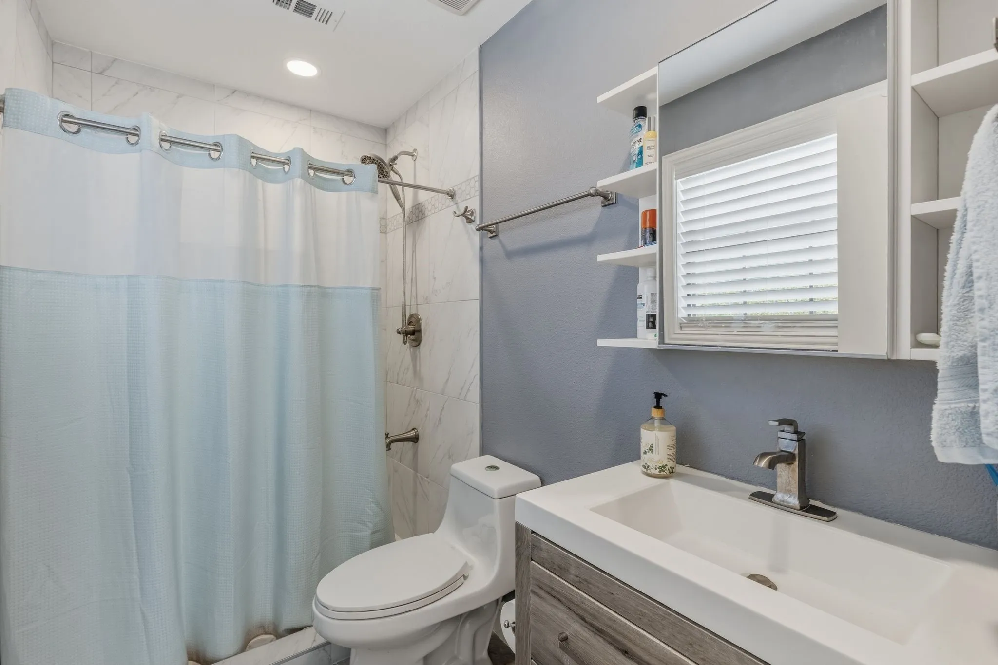 Single Family Residence For Sale in Rains County , 619 County Road 3350, Emory, Texas 75440, 3 Bedroom, 2 Bathroom, Garage spaces, 1,356 Sqft, built in 1995, mls#21215778, Real Estate Agent in Emory, Homes For Sale in Rains county, Homes For Sale in Emory, Realtor in Emory Texas, Real Estate Brokerage Independent Realty Texas, Luminita Cordes Realtor