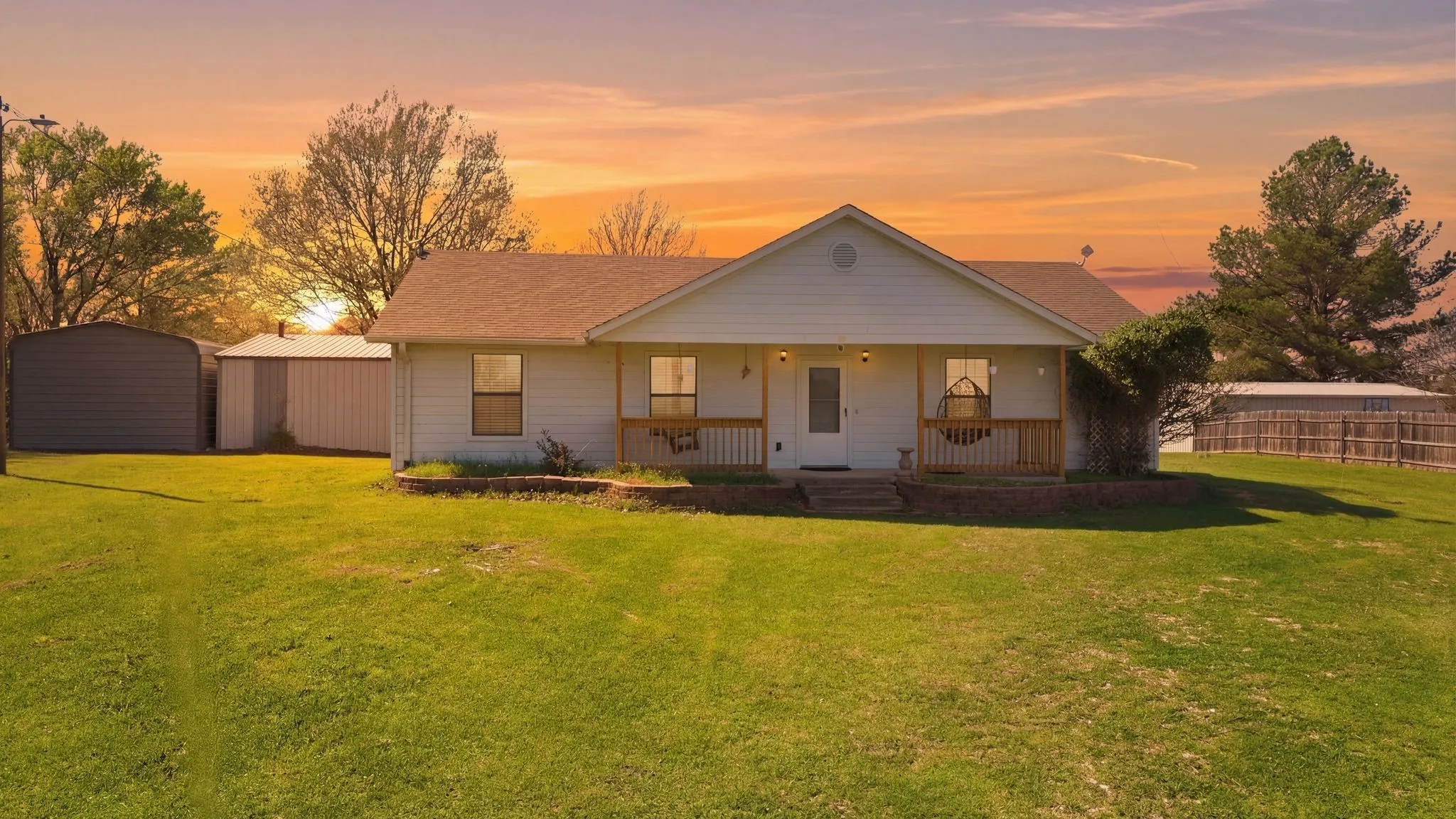 Single Family Residence For Sale in Rains County , 619 County Road 3350, Emory, Texas 75440, 3 Bedroom, 2 Bathroom, Garage spaces, 1,356 Sqft, built in 1995, mls#21215778, Real Estate Agent in Emory, Homes For Sale in Rains county, Homes For Sale in Emory, Realtor in Emory Texas, Real Estate Brokerage Independent Realty Texas, Luminita Cordes Realtor