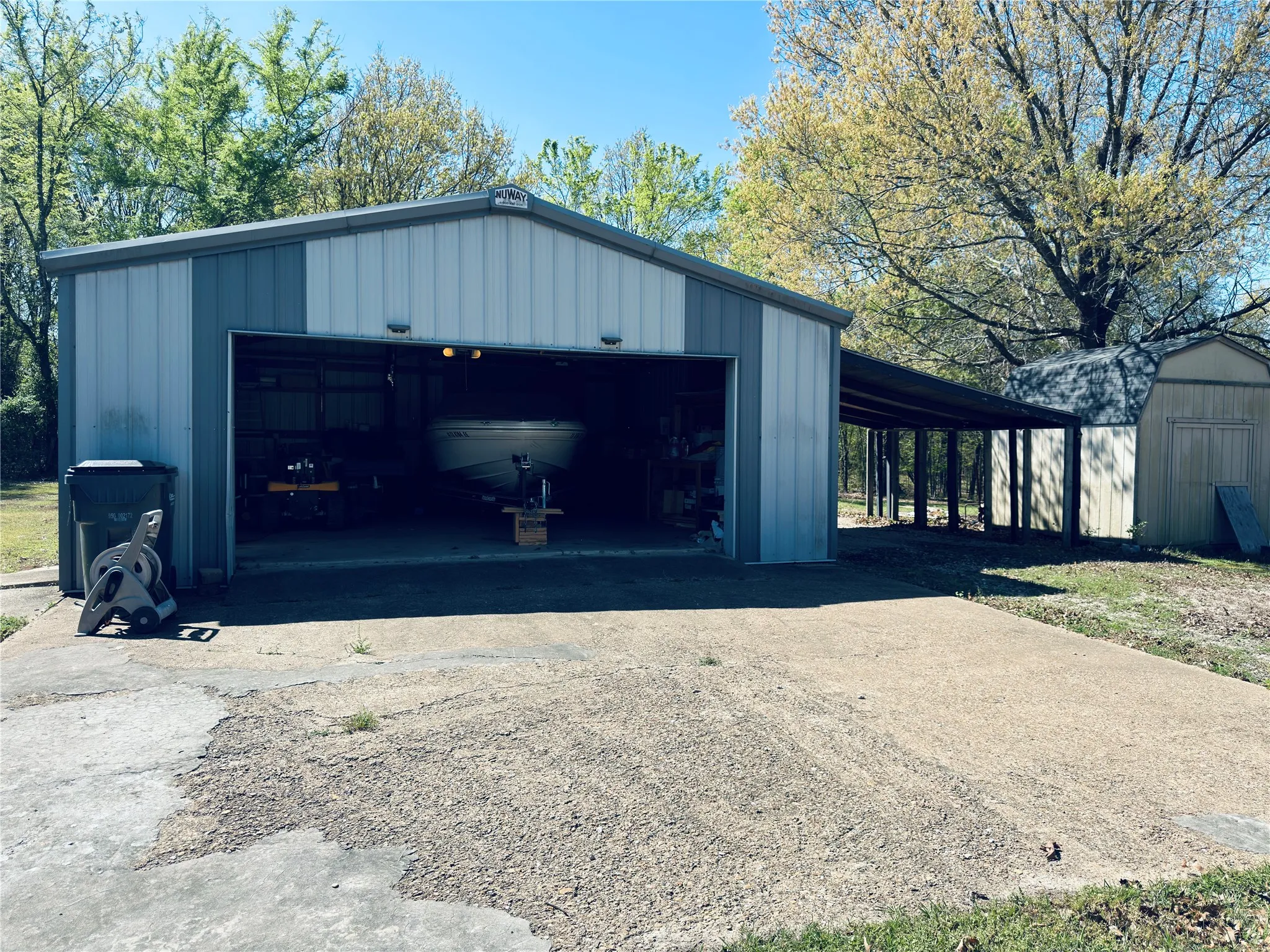 Single Family Residence For Sale in Rains County , 619 County Road 3350, Emory, Texas 75440, 3 Bedroom, 2 Bathroom, Garage spaces, 1,356 Sqft, built in 1995, mls#21215778, Real Estate Agent in Emory, Homes For Sale in Rains county, Homes For Sale in Emory, Realtor in Emory Texas, Real Estate Brokerage Independent Realty Texas, Luminita Cordes Realtor