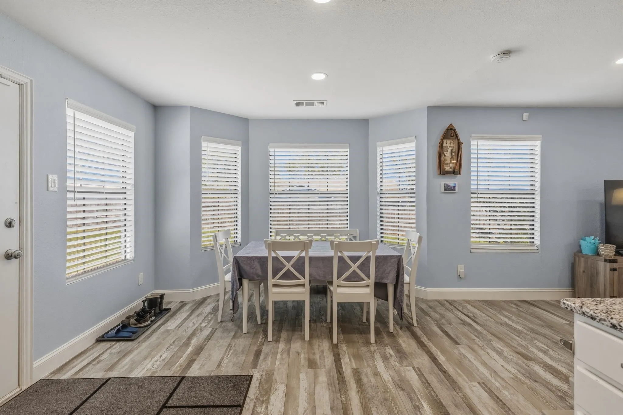 Single Family Residence For Sale in Rains County , 619 County Road 3350, Emory, Texas 75440, 3 Bedroom, 2 Bathroom, Garage spaces, 1,356 Sqft, built in 1995, mls#21215778, Real Estate Agent in Emory, Homes For Sale in Rains county, Homes For Sale in Emory, Realtor in Emory Texas, Real Estate Brokerage Independent Realty Texas, Luminita Cordes Realtor