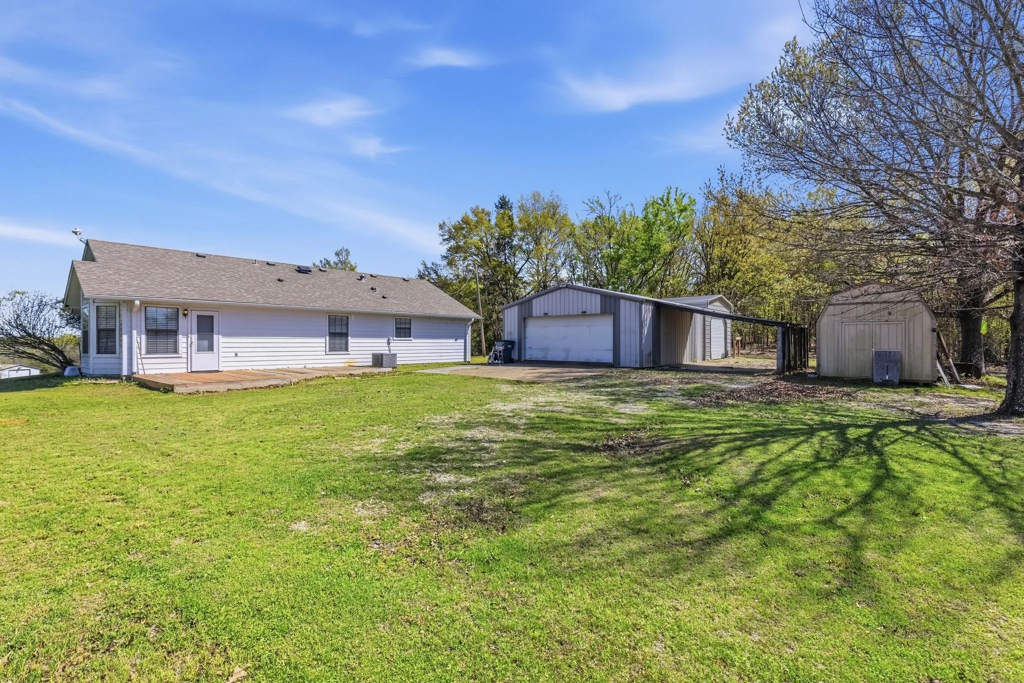 Single Family Residence For Sale in Rains County , 619 County Road 3350, Emory, Texas 75440, 3 Bedroom, 2 Bathroom, Garage spaces, 1,356 Sqft, built in 1995, mls#21215778, Real Estate Agent in Emory, Homes For Sale in Rains county, Homes For Sale in Emory, Realtor in Emory Texas, Real Estate Brokerage Independent Realty Texas, Luminita Cordes Realtor