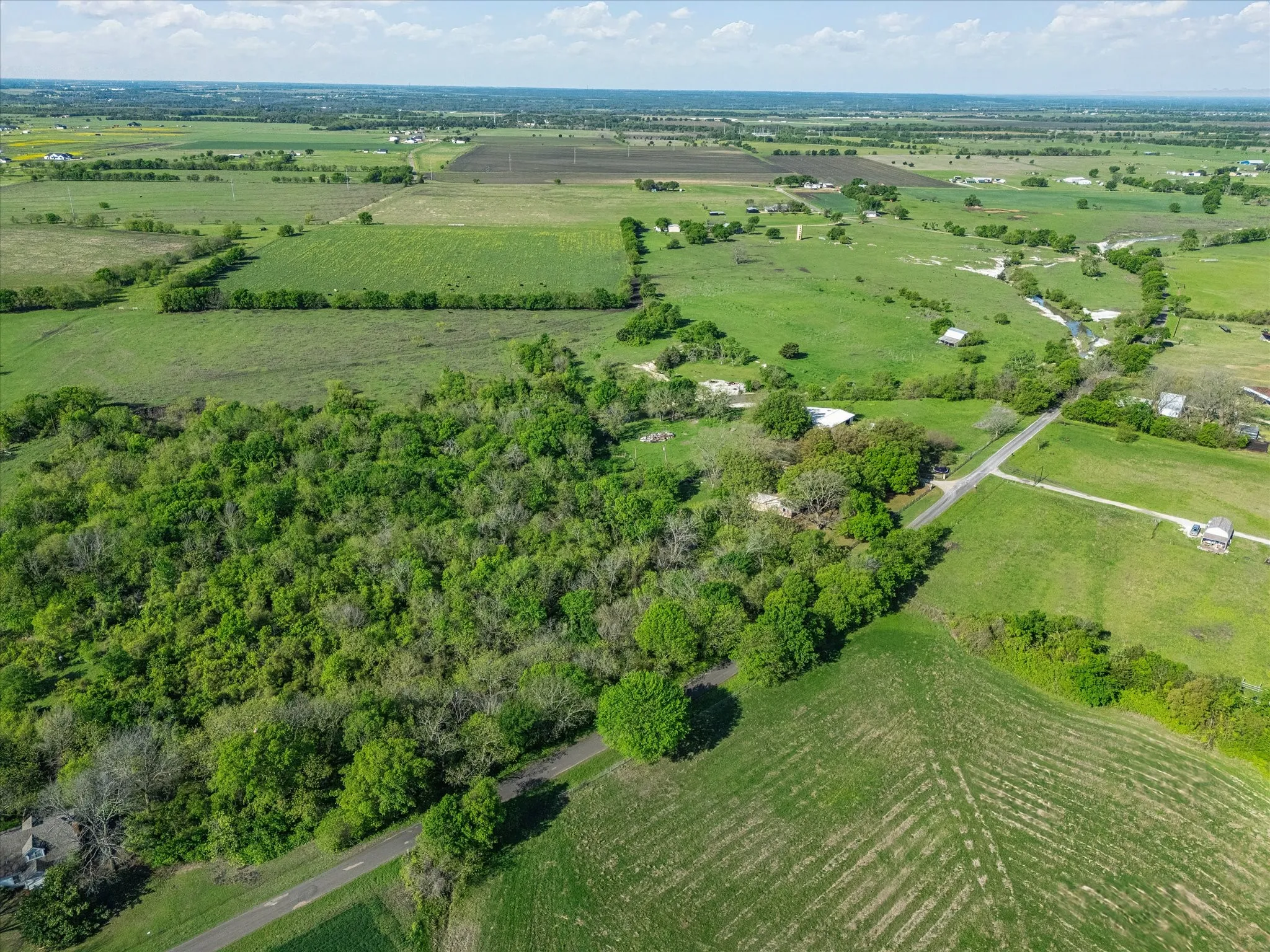 Single Family Residence For Sale in Ellis County , 1302 Forreston Road, Waxahachie, Texas 75165, 3 Bedroom, 3 Bathroom, 2 Garage spaces, 2,888 Sqft, built in 1966, Preowned, mls#21215468, Real Estate Agent in Waxahachie, Homes For Sale in Ellis county, Homes For Sale in Waxahachie, Realtor in Waxahachie Texas, Real Estate Brokerage Independent Realty Texas, Luminita Cordes Realtor
