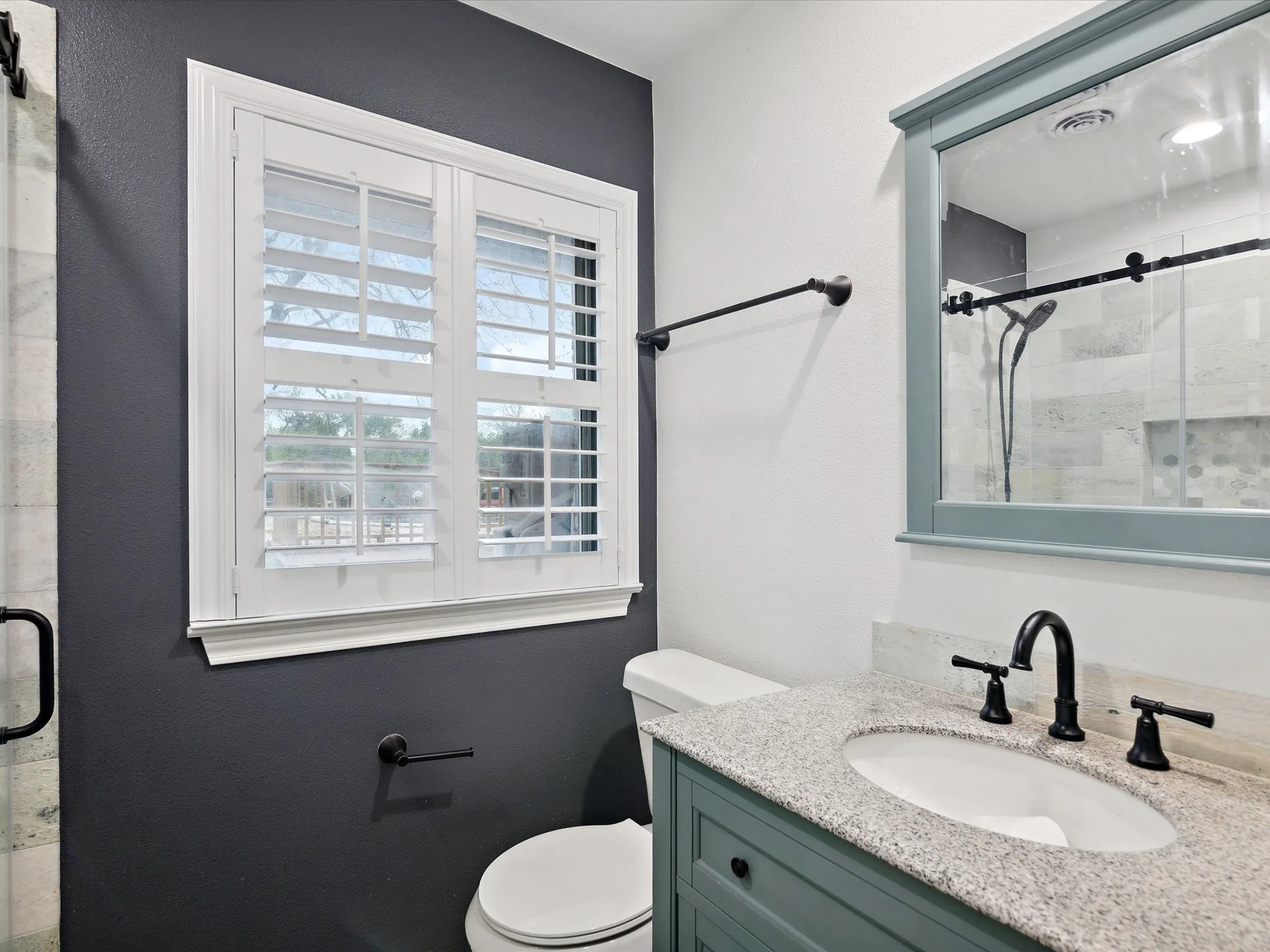 Single Family Residence For Sale in Ellis County , 1302 Forreston Road, Waxahachie, Texas 75165, 3 Bedroom, 3 Bathroom, 2 Garage spaces, 2,888 Sqft, built in 1966, Preowned, mls#21215468, Real Estate Agent in Waxahachie, Homes For Sale in Ellis county, Homes For Sale in Waxahachie, Realtor in Waxahachie Texas, Real Estate Brokerage Independent Realty Texas, Luminita Cordes Realtor