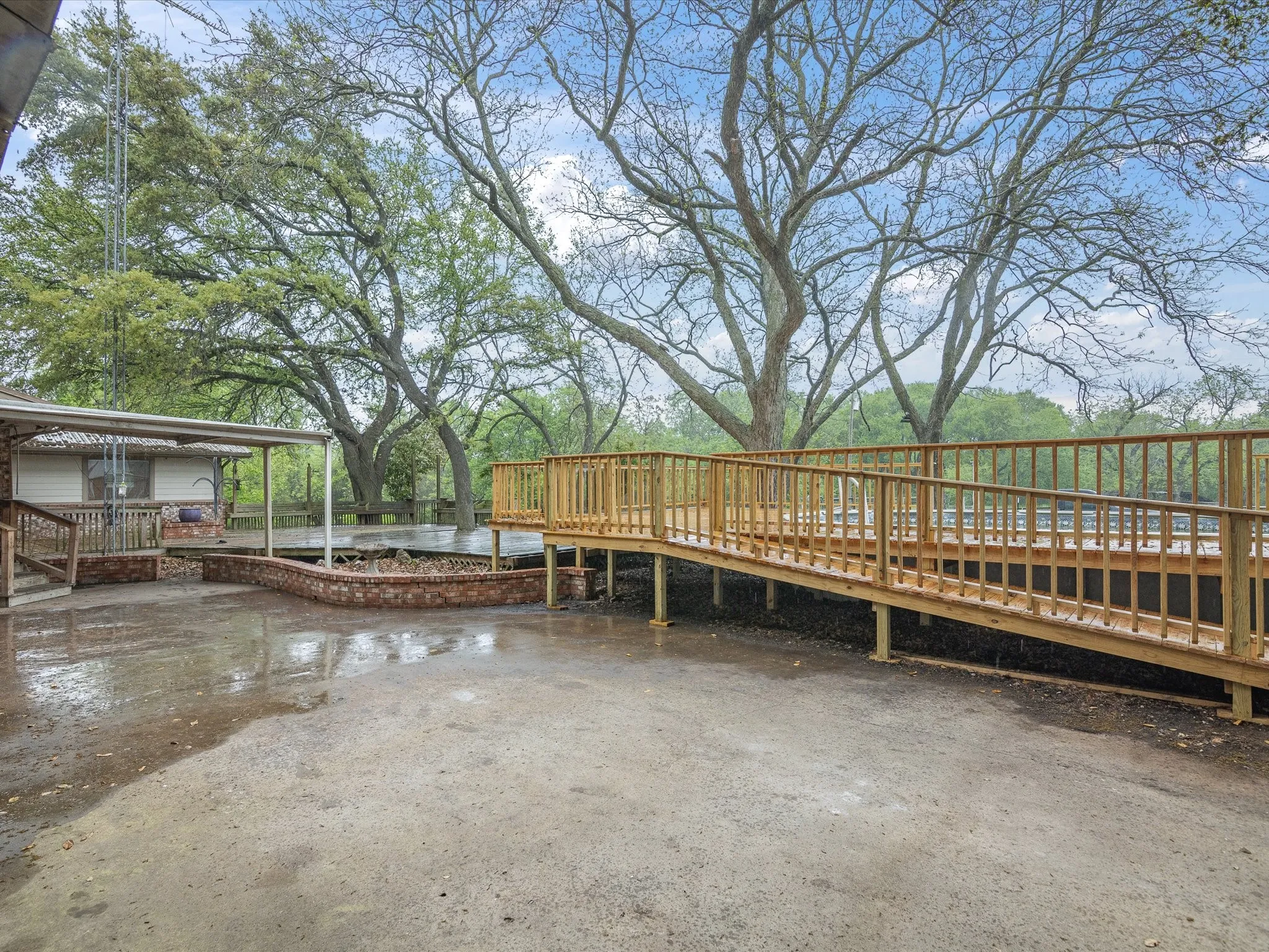 Single Family Residence For Sale in Ellis County , 1302 Forreston Road, Waxahachie, Texas 75165, 3 Bedroom, 3 Bathroom, 2 Garage spaces, 2,888 Sqft, built in 1966, Preowned, mls#21215468, Real Estate Agent in Waxahachie, Homes For Sale in Ellis county, Homes For Sale in Waxahachie, Realtor in Waxahachie Texas, Real Estate Brokerage Independent Realty Texas, Luminita Cordes Realtor