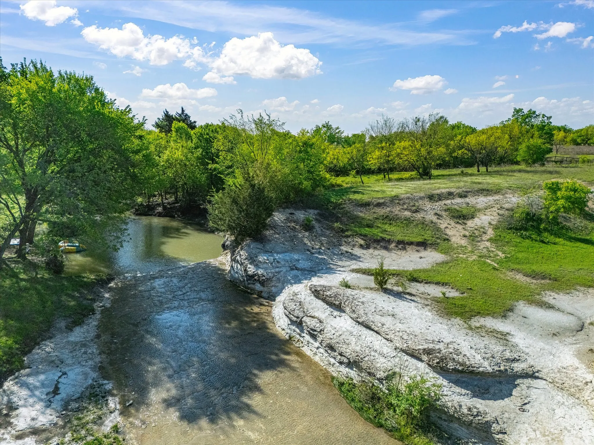 Single Family Residence For Sale in Ellis County , 1302 Forreston Road, Waxahachie, Texas 75165, 3 Bedroom, 3 Bathroom, 2 Garage spaces, 2,888 Sqft, built in 1966, Preowned, mls#21215468, Real Estate Agent in Waxahachie, Homes For Sale in Ellis county, Homes For Sale in Waxahachie, Realtor in Waxahachie Texas, Real Estate Brokerage Independent Realty Texas, Luminita Cordes Realtor