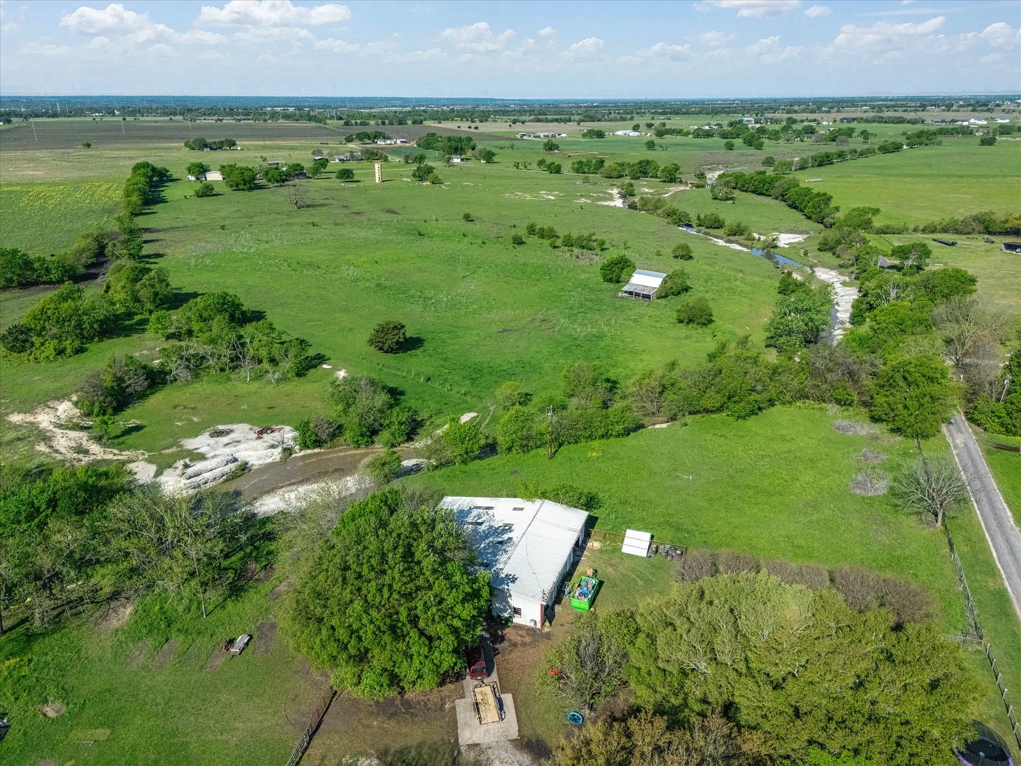 Single Family Residence For Sale in Ellis County , 1302 Forreston Road, Waxahachie, Texas 75165, 3 Bedroom, 3 Bathroom, 2 Garage spaces, 2,888 Sqft, built in 1966, Preowned, mls#21215468, Real Estate Agent in Waxahachie, Homes For Sale in Ellis county, Homes For Sale in Waxahachie, Realtor in Waxahachie Texas, Real Estate Brokerage Independent Realty Texas, Luminita Cordes Realtor