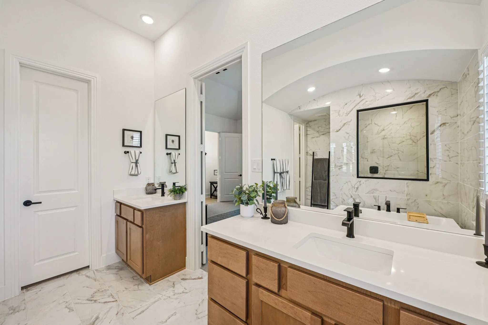 Single Family Residence For Sale in Ellis County , 2264 Emerald Drive, Waxahachie, Texas 75167, 4 Bedroom, 5 Bathroom, 2 Garage spaces, 2,848 Sqft, built in 2025, Preowned, mls#21210729, Real Estate Agent in Waxahachie, Homes For Sale in Ellis county, Homes For Sale in Waxahachie, Realtor in Waxahachie Texas, Real Estate Brokerage Independent Realty Texas, Luminita Cordes Realtor