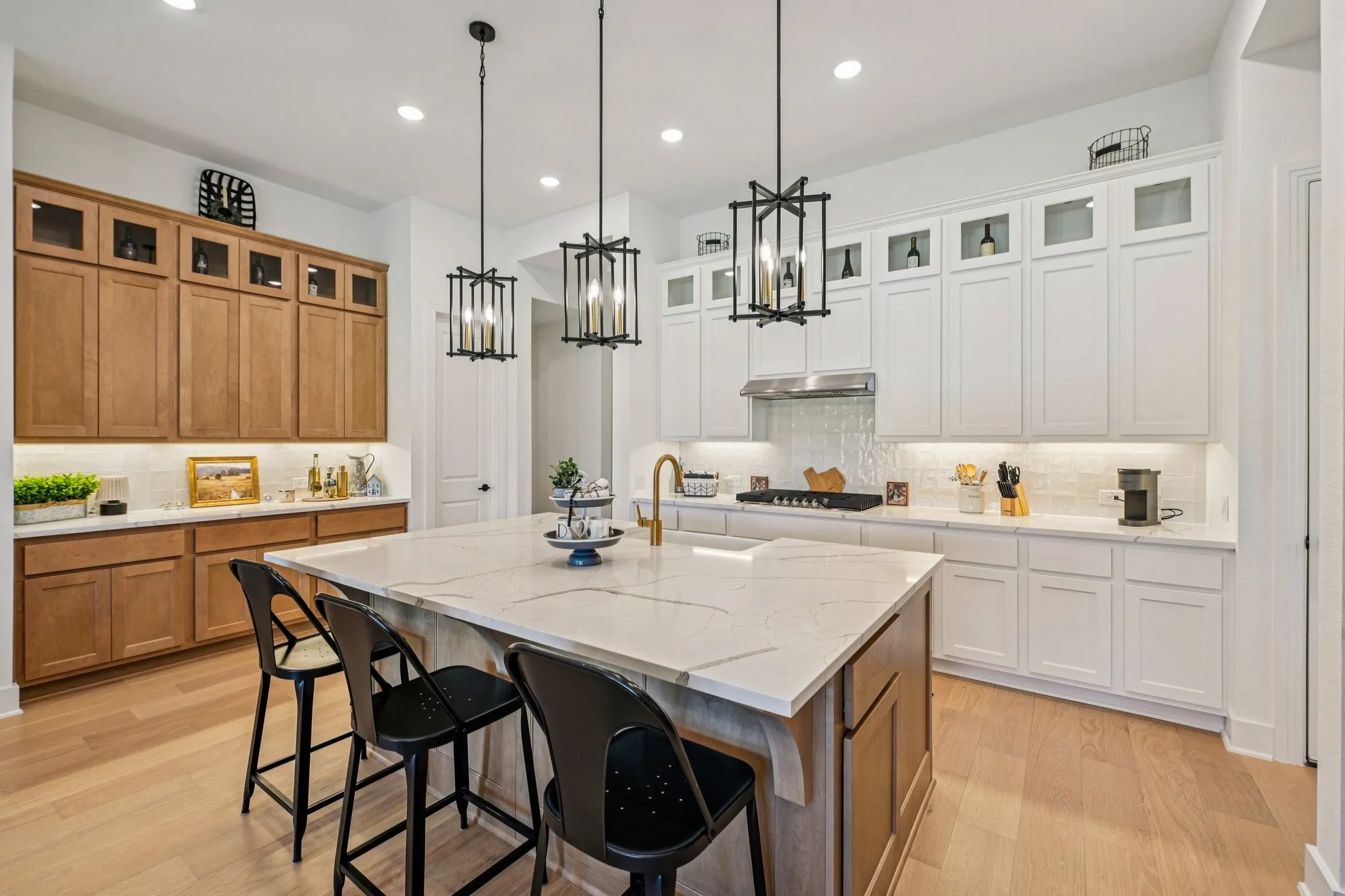 Single Family Residence For Sale in Ellis County , 2264 Emerald Drive, Waxahachie, Texas 75167, 4 Bedroom, 5 Bathroom, 2 Garage spaces, 2,848 Sqft, built in 2025, Preowned, mls#21210729, Real Estate Agent in Waxahachie, Homes For Sale in Ellis county, Homes For Sale in Waxahachie, Realtor in Waxahachie Texas, Real Estate Brokerage Independent Realty Texas, Luminita Cordes Realtor