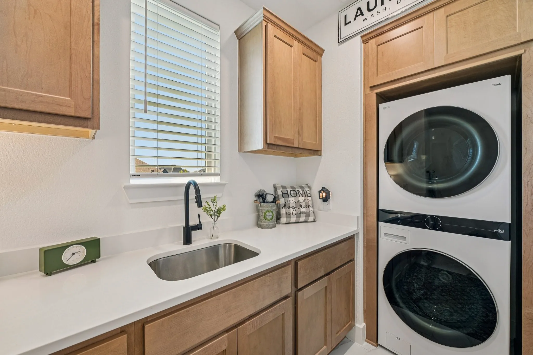 Single Family Residence For Sale in Ellis County , 2264 Emerald Drive, Waxahachie, Texas 75167, 4 Bedroom, 5 Bathroom, 2 Garage spaces, 2,848 Sqft, built in 2025, Preowned, mls#21210729, Real Estate Agent in Waxahachie, Homes For Sale in Ellis county, Homes For Sale in Waxahachie, Realtor in Waxahachie Texas, Real Estate Brokerage Independent Realty Texas, Luminita Cordes Realtor