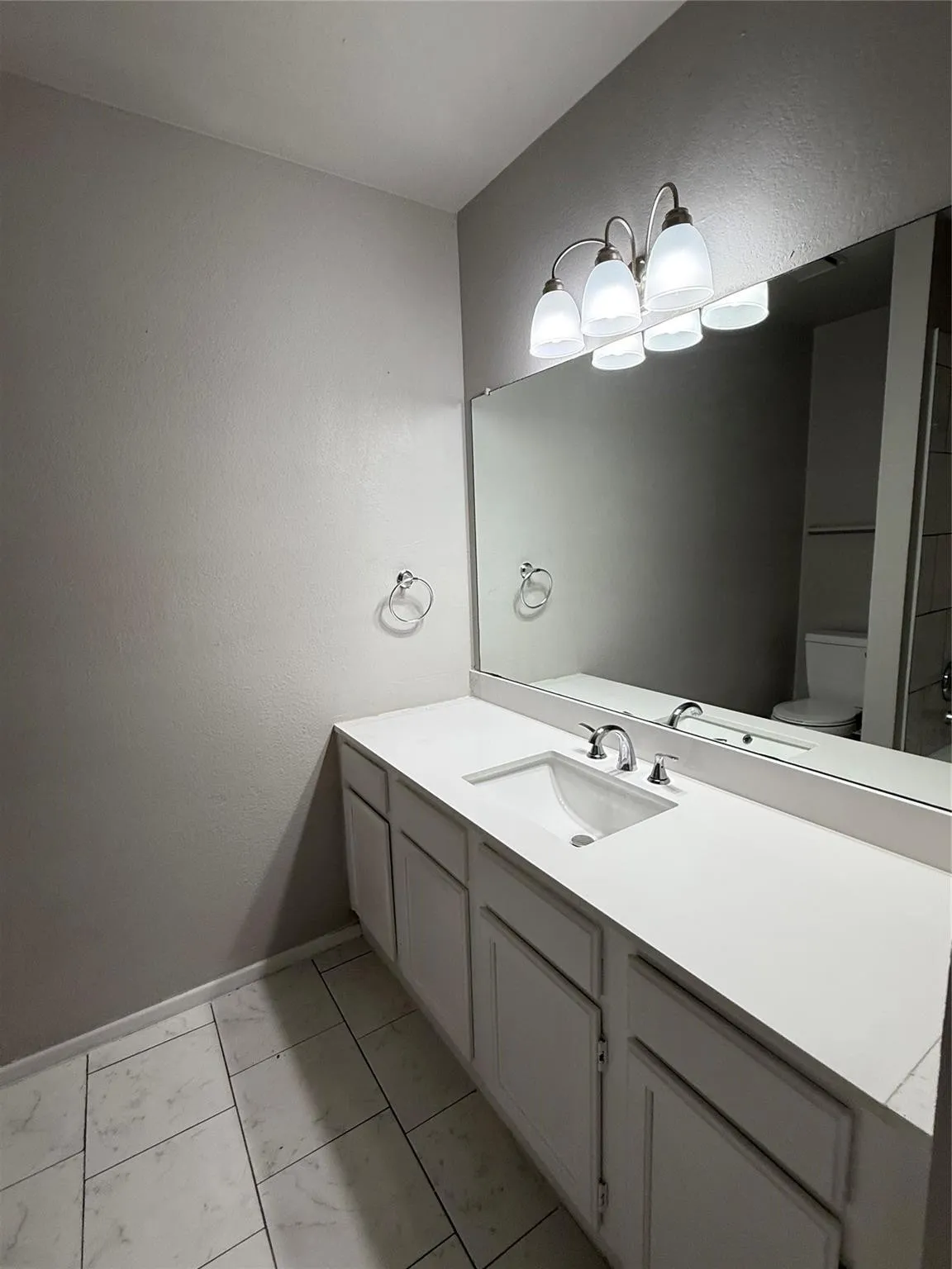 Duplex For Sale in Dallas County , 1433 N Bluegrove Road, Lancaster, Texas 75134, 6 Bedroom, 4 Bathroom, Garage spaces, 0 Sqft, built in 1986, Preowned, mls#21212561, Real Estate Agent in Lancaster, Homes For Sale in Dallas county, Homes For Sale in Lancaster, Realtor in Lancaster Texas, Real Estate Brokerage Independent Realty Texas, Luminita Cordes Realtor