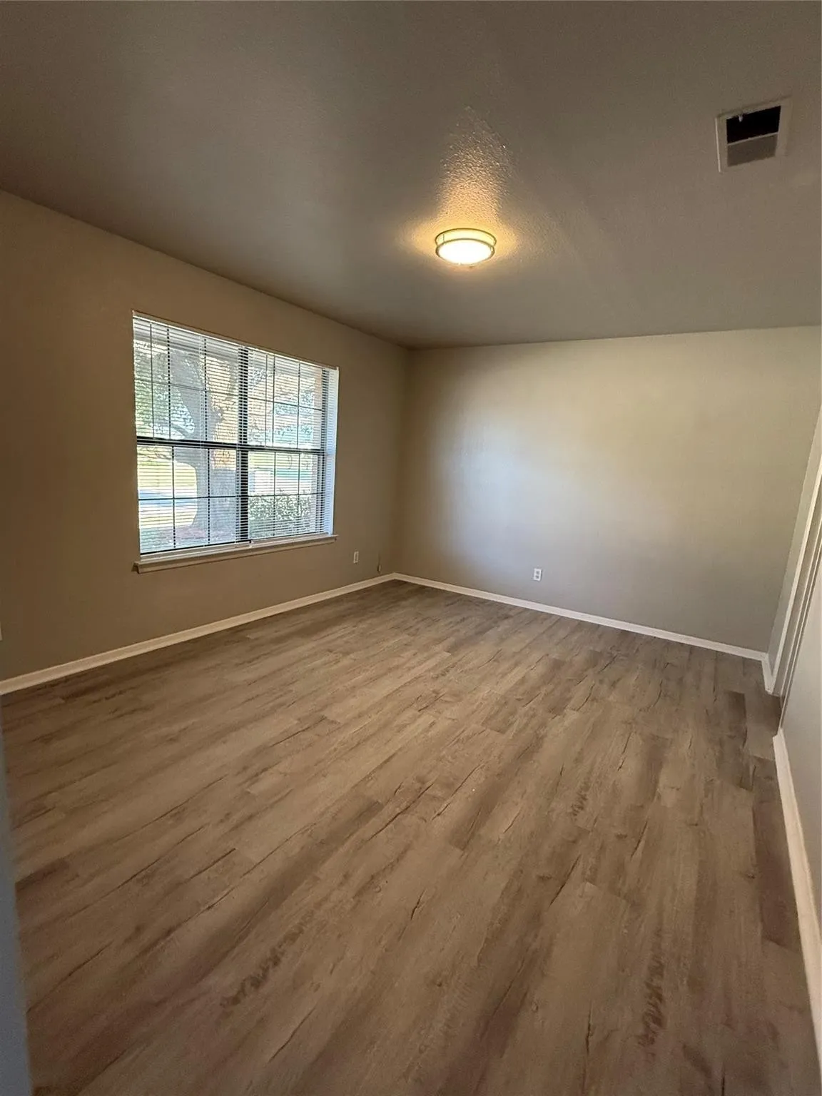 Duplex For Sale in Dallas County , 1433 N Bluegrove Road, Lancaster, Texas 75134, 6 Bedroom, 4 Bathroom, Garage spaces, 0 Sqft, built in 1986, Preowned, mls#21212561, Real Estate Agent in Lancaster, Homes For Sale in Dallas county, Homes For Sale in Lancaster, Realtor in Lancaster Texas, Real Estate Brokerage Independent Realty Texas, Luminita Cordes Realtor