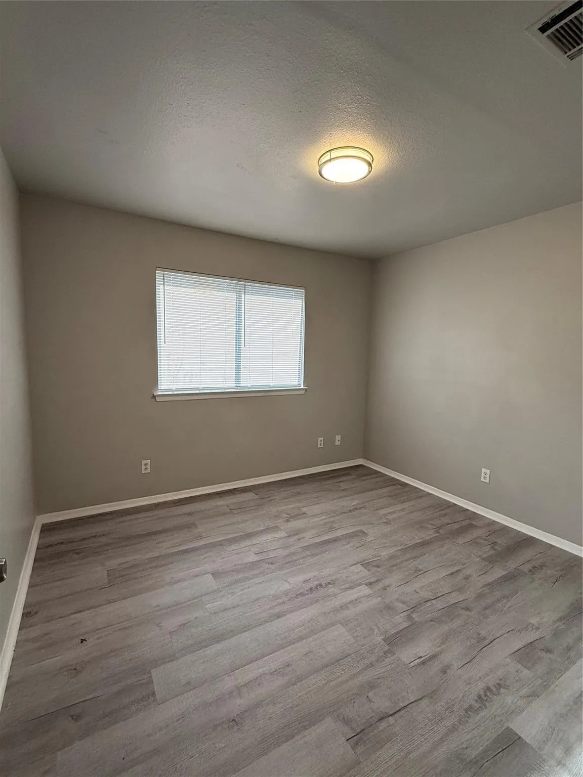 Duplex For Sale in Dallas County , 1433 N Bluegrove Road, Lancaster, Texas 75134, 6 Bedroom, 4 Bathroom, Garage spaces, 0 Sqft, built in 1986, Preowned, mls#21212561, Real Estate Agent in Lancaster, Homes For Sale in Dallas county, Homes For Sale in Lancaster, Realtor in Lancaster Texas, Real Estate Brokerage Independent Realty Texas, Luminita Cordes Realtor