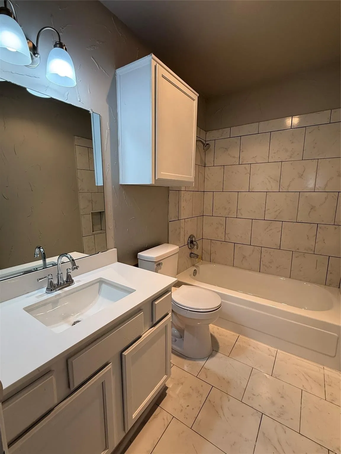 Duplex For Sale in Dallas County , 1433 N Bluegrove Road, Lancaster, Texas 75134, 6 Bedroom, 4 Bathroom, Garage spaces, 0 Sqft, built in 1986, Preowned, mls#21212561, Real Estate Agent in Lancaster, Homes For Sale in Dallas county, Homes For Sale in Lancaster, Realtor in Lancaster Texas, Real Estate Brokerage Independent Realty Texas, Luminita Cordes Realtor