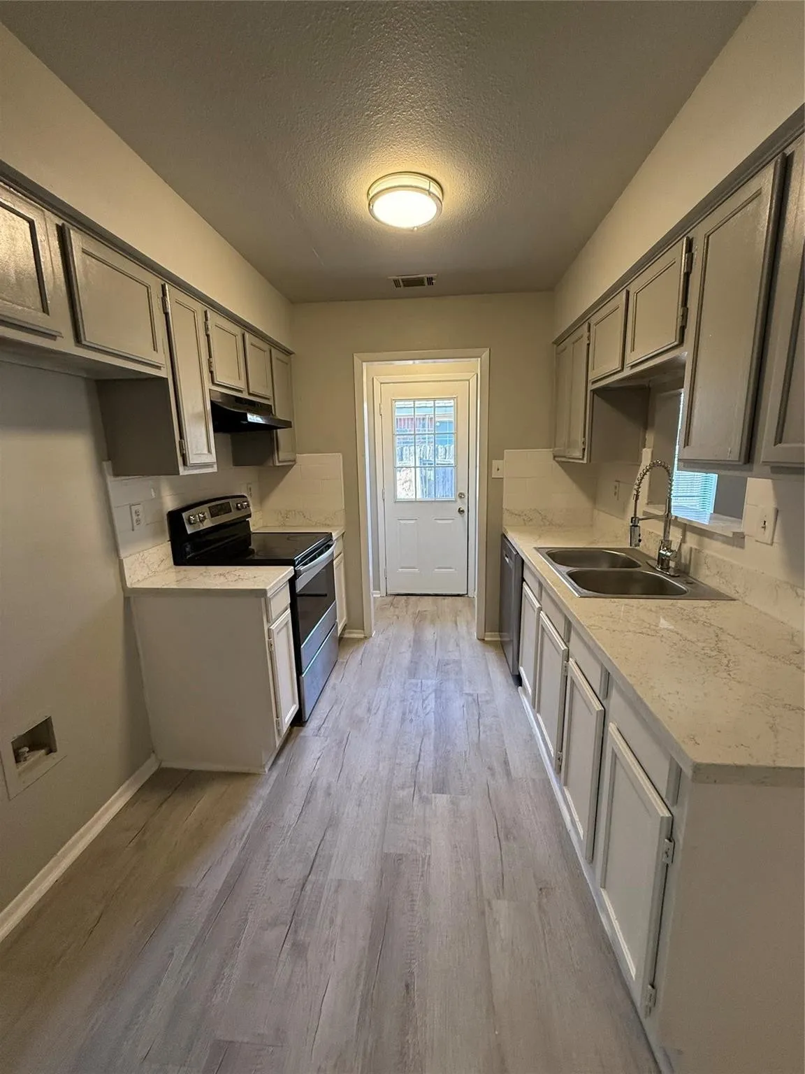 Duplex For Sale in Dallas County , 1433 N Bluegrove Road, Lancaster, Texas 75134, 6 Bedroom, 4 Bathroom, Garage spaces, 0 Sqft, built in 1986, Preowned, mls#21212561, Real Estate Agent in Lancaster, Homes For Sale in Dallas county, Homes For Sale in Lancaster, Realtor in Lancaster Texas, Real Estate Brokerage Independent Realty Texas, Luminita Cordes Realtor