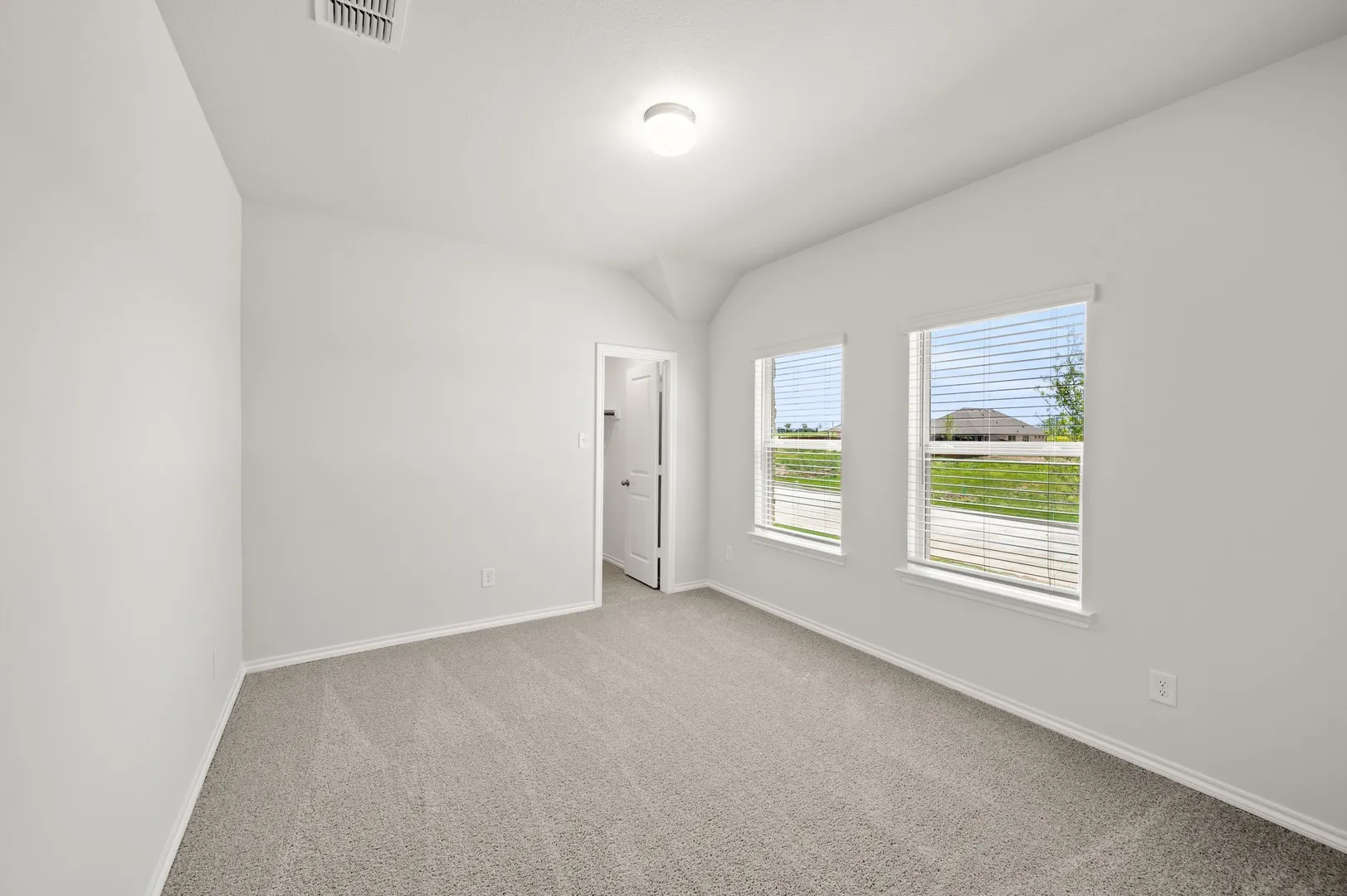 2833 Hay- Flex Space-1