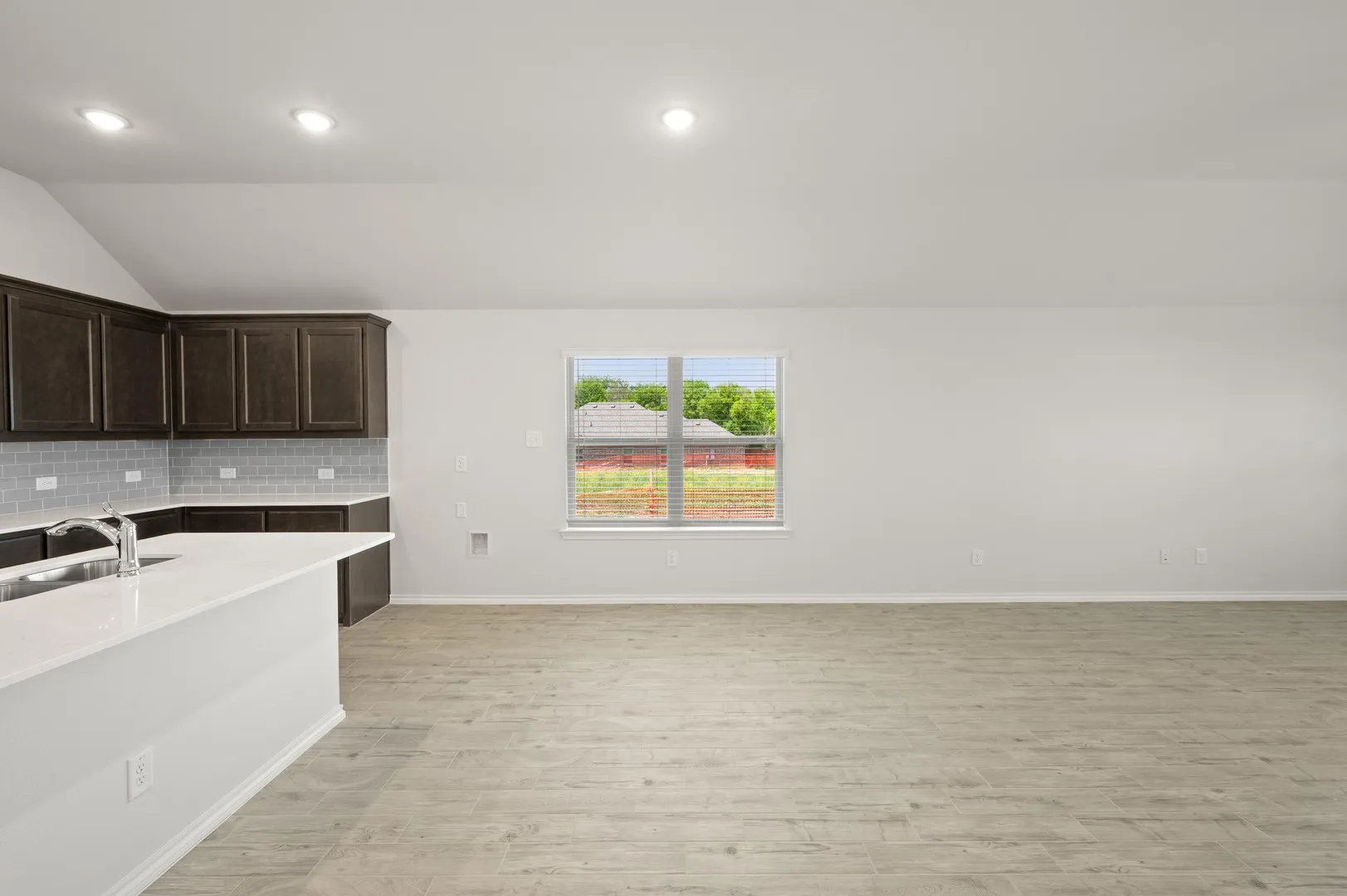 2833 Hay- Dining-1