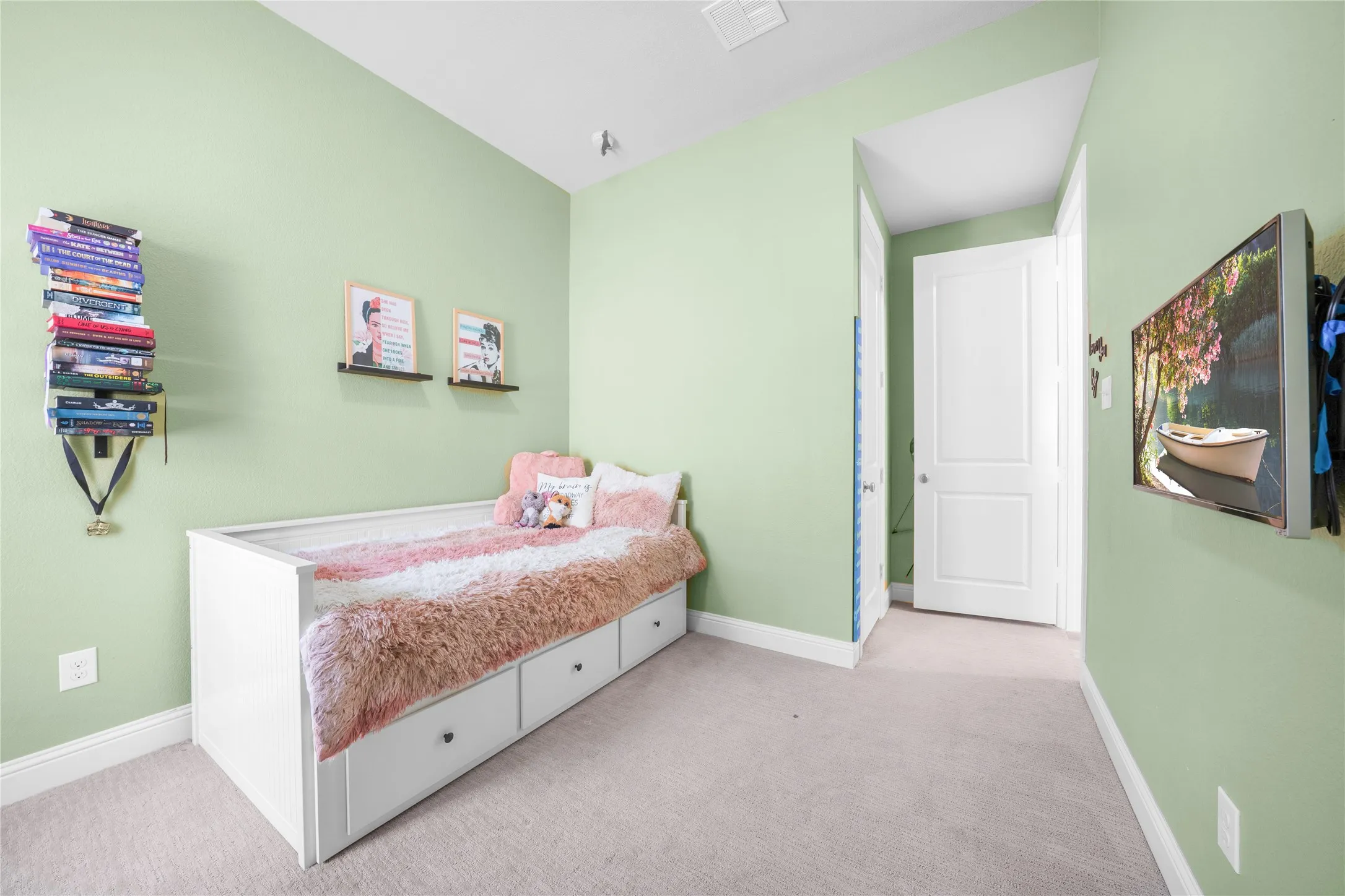 Single Family Residence For Sale in Collin County , 1580 Star Creek Drive, Prosper, Texas 75078, 3 Bedroom, 2 Bathroom, 3 Garage spaces, 2,105 Sqft, built in 2018, Preowned, mls#21215767, Real Estate Agent in Prosper, Homes For Sale in Collin county, Homes For Sale in Prosper, Realtor in Prosper Texas, Real Estate Brokerage Independent Realty Texas, Luminita Cordes Realtor