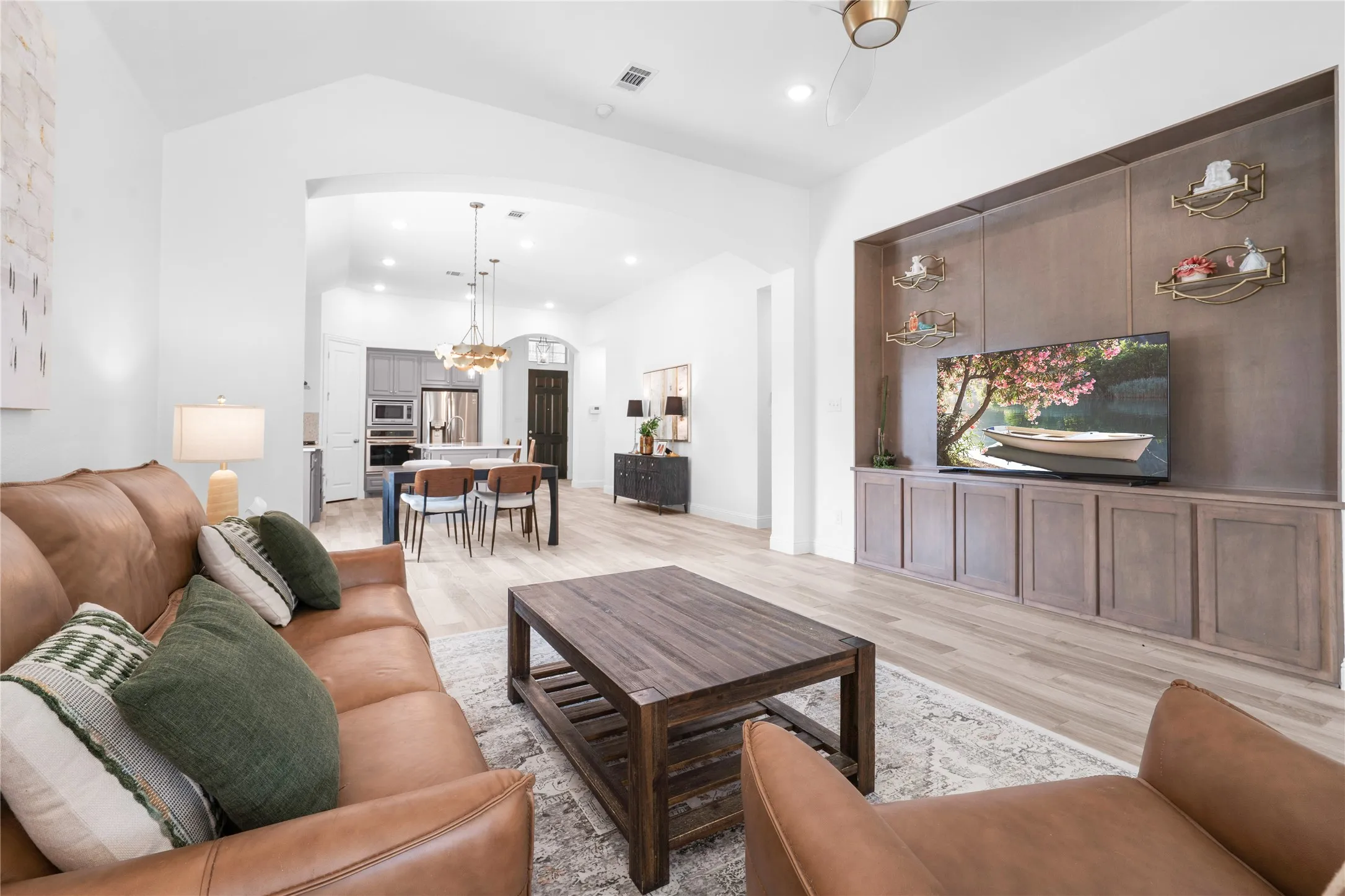 Single Family Residence For Sale in Collin County , 1580 Star Creek Drive, Prosper, Texas 75078, 3 Bedroom, 2 Bathroom, 3 Garage spaces, 2,105 Sqft, built in 2018, Preowned, mls#21215767, Real Estate Agent in Prosper, Homes For Sale in Collin county, Homes For Sale in Prosper, Realtor in Prosper Texas, Real Estate Brokerage Independent Realty Texas, Luminita Cordes Realtor