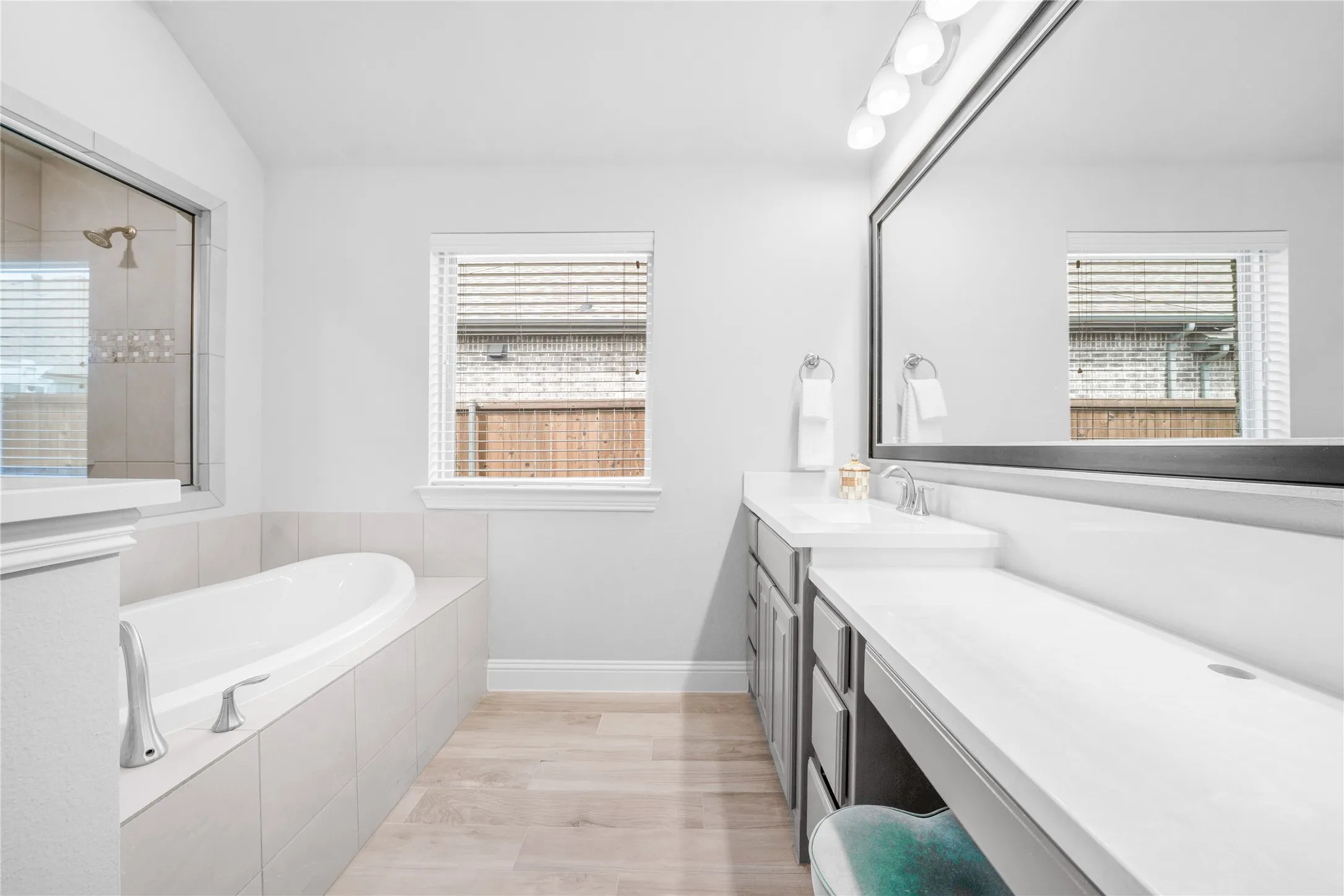 Single Family Residence For Sale in Collin County , 1580 Star Creek Drive, Prosper, Texas 75078, 3 Bedroom, 2 Bathroom, 3 Garage spaces, 2,105 Sqft, built in 2018, Preowned, mls#21215767, Real Estate Agent in Prosper, Homes For Sale in Collin county, Homes For Sale in Prosper, Realtor in Prosper Texas, Real Estate Brokerage Independent Realty Texas, Luminita Cordes Realtor