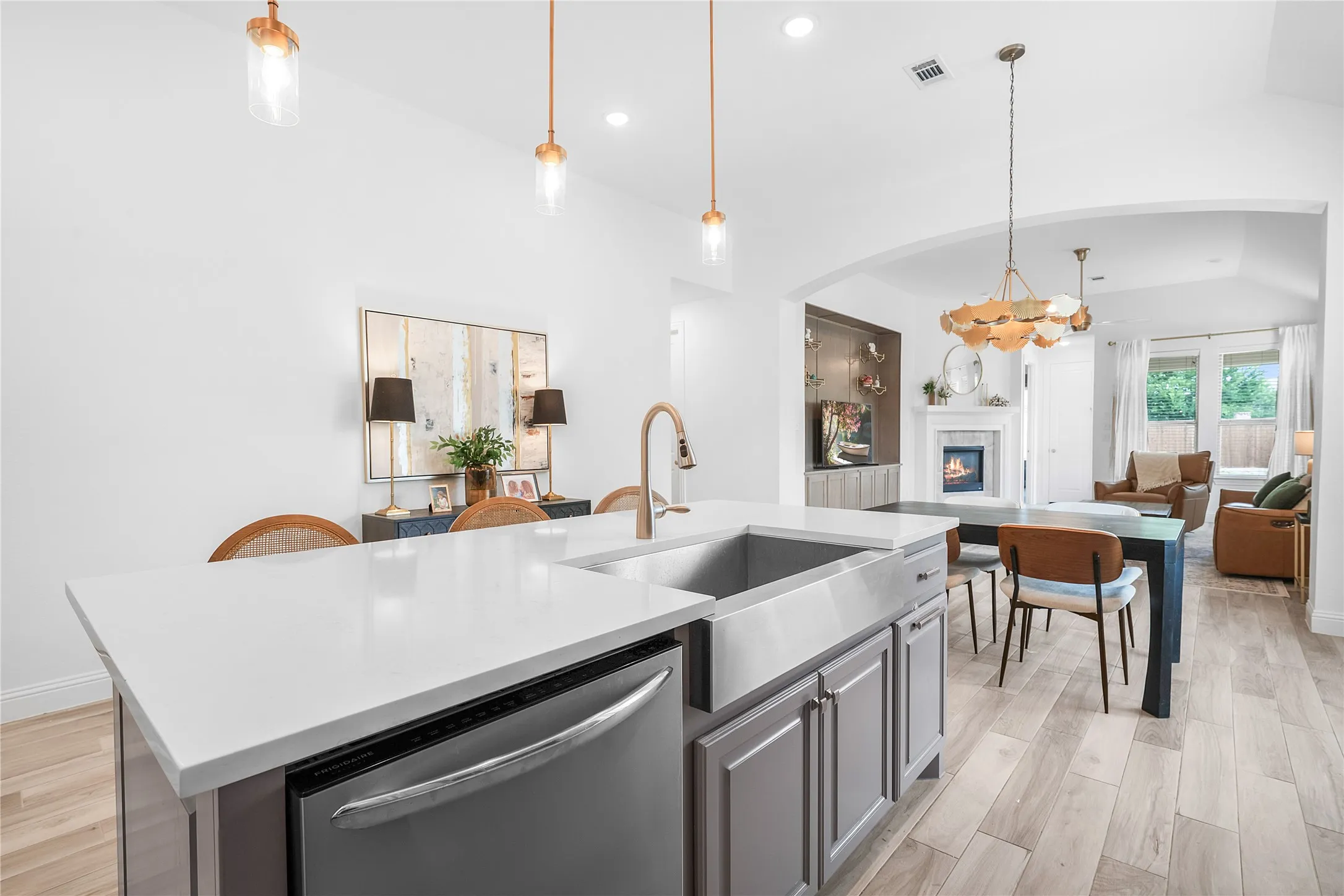 Single Family Residence For Sale in Collin County , 1580 Star Creek Drive, Prosper, Texas 75078, 3 Bedroom, 2 Bathroom, 3 Garage spaces, 2,105 Sqft, built in 2018, Preowned, mls#21215767, Real Estate Agent in Prosper, Homes For Sale in Collin county, Homes For Sale in Prosper, Realtor in Prosper Texas, Real Estate Brokerage Independent Realty Texas, Luminita Cordes Realtor