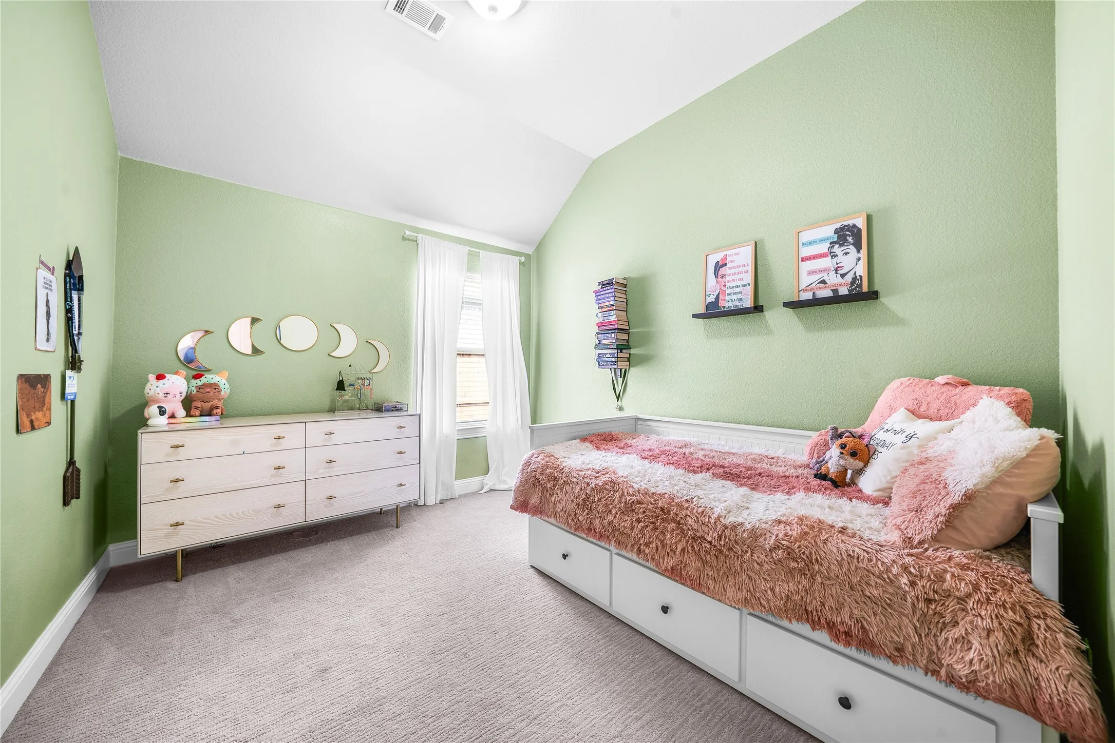 Single Family Residence For Sale in Collin County , 1580 Star Creek Drive, Prosper, Texas 75078, 3 Bedroom, 2 Bathroom, 3 Garage spaces, 2,105 Sqft, built in 2018, Preowned, mls#21215767, Real Estate Agent in Prosper, Homes For Sale in Collin county, Homes For Sale in Prosper, Realtor in Prosper Texas, Real Estate Brokerage Independent Realty Texas, Luminita Cordes Realtor