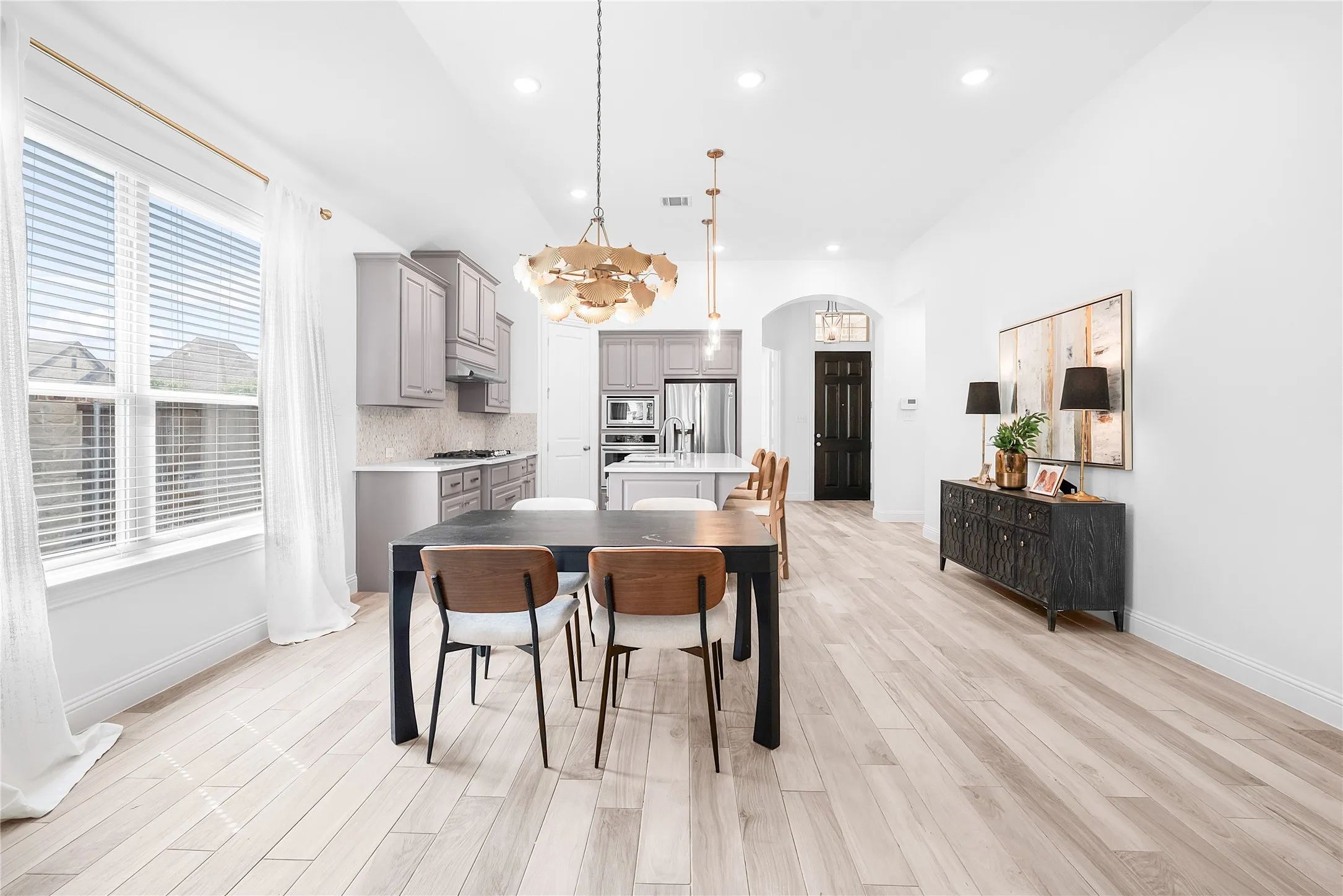Single Family Residence For Sale in Collin County , 1580 Star Creek Drive, Prosper, Texas 75078, 3 Bedroom, 2 Bathroom, 3 Garage spaces, 2,105 Sqft, built in 2018, Preowned, mls#21215767, Real Estate Agent in Prosper, Homes For Sale in Collin county, Homes For Sale in Prosper, Realtor in Prosper Texas, Real Estate Brokerage Independent Realty Texas, Luminita Cordes Realtor