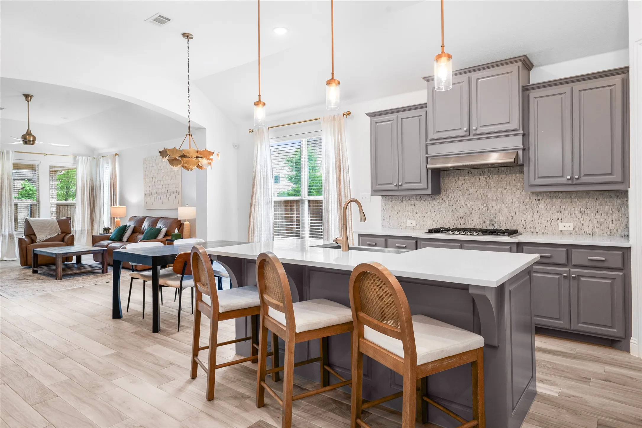 Single Family Residence For Sale in Collin County , 1580 Star Creek Drive, Prosper, Texas 75078, 3 Bedroom, 2 Bathroom, 3 Garage spaces, 2,105 Sqft, built in 2018, Preowned, mls#21215767, Real Estate Agent in Prosper, Homes For Sale in Collin county, Homes For Sale in Prosper, Realtor in Prosper Texas, Real Estate Brokerage Independent Realty Texas, Luminita Cordes Realtor