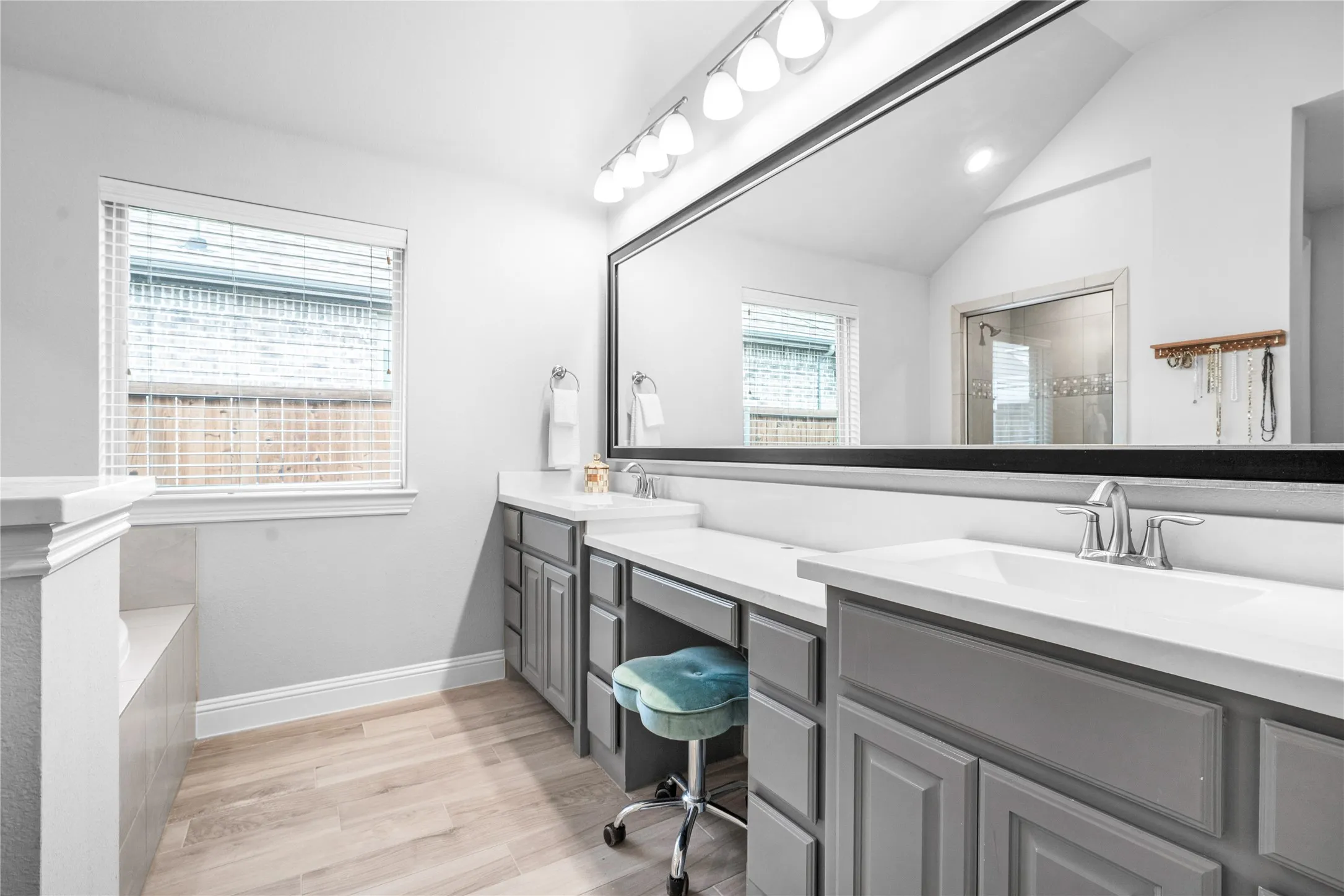 Single Family Residence For Sale in Collin County , 1580 Star Creek Drive, Prosper, Texas 75078, 3 Bedroom, 2 Bathroom, 3 Garage spaces, 2,105 Sqft, built in 2018, Preowned, mls#21215767, Real Estate Agent in Prosper, Homes For Sale in Collin county, Homes For Sale in Prosper, Realtor in Prosper Texas, Real Estate Brokerage Independent Realty Texas, Luminita Cordes Realtor