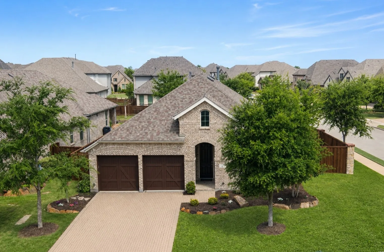 Single Family Residence For Sale in Collin County , 1580 Star Creek Drive, Prosper, Texas 75078, 3 Bedroom, 2 Bathroom, 3 Garage spaces, 2,105 Sqft, built in 2018, Preowned, mls#21215767, Real Estate Agent in Prosper, Homes For Sale in Collin county, Homes For Sale in Prosper, Realtor in Prosper Texas, Real Estate Brokerage Independent Realty Texas, Luminita Cordes Realtor