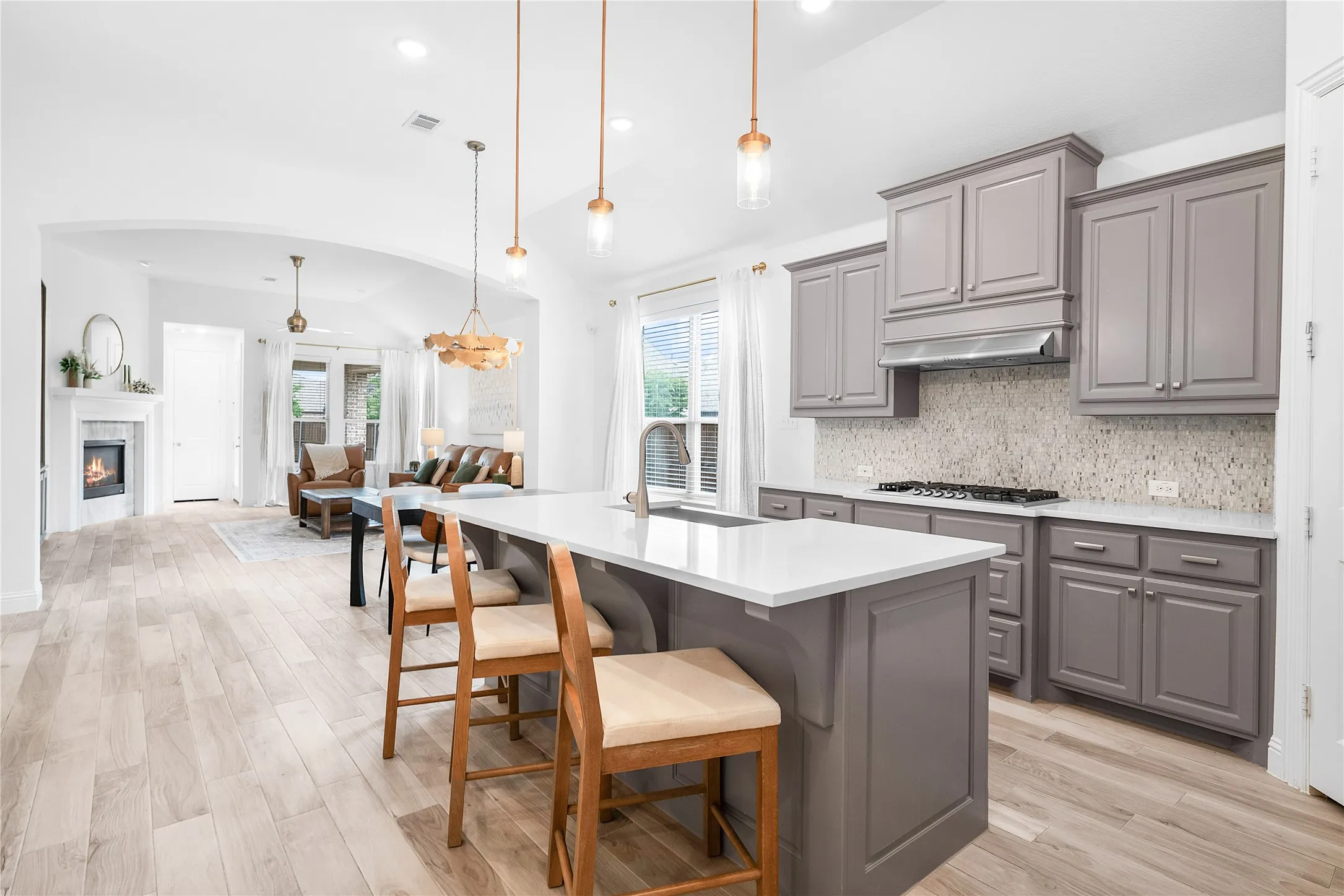Single Family Residence For Sale in Collin County , 1580 Star Creek Drive, Prosper, Texas 75078, 3 Bedroom, 2 Bathroom, 3 Garage spaces, 2,105 Sqft, built in 2018, Preowned, mls#21215767, Real Estate Agent in Prosper, Homes For Sale in Collin county, Homes For Sale in Prosper, Realtor in Prosper Texas, Real Estate Brokerage Independent Realty Texas, Luminita Cordes Realtor