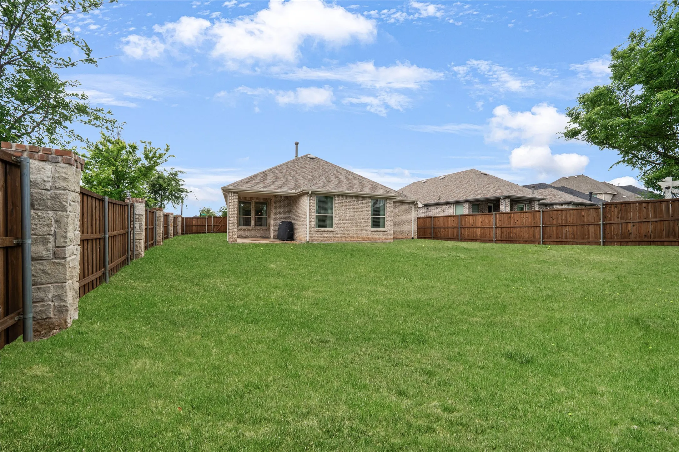 Single Family Residence For Sale in Collin County , 1580 Star Creek Drive, Prosper, Texas 75078, 3 Bedroom, 2 Bathroom, 3 Garage spaces, 2,105 Sqft, built in 2018, Preowned, mls#21215767, Real Estate Agent in Prosper, Homes For Sale in Collin county, Homes For Sale in Prosper, Realtor in Prosper Texas, Real Estate Brokerage Independent Realty Texas, Luminita Cordes Realtor