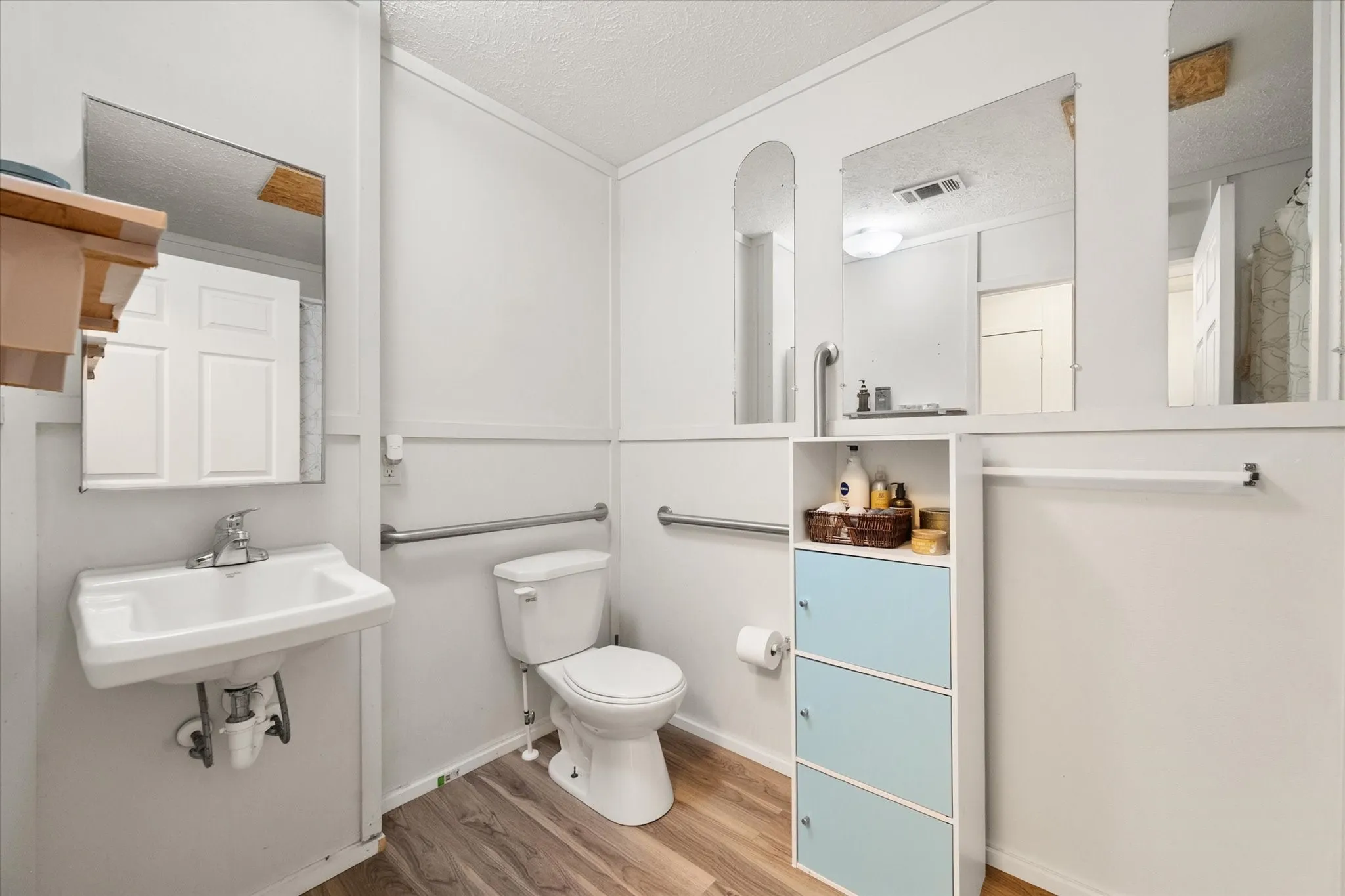 Mobile Home For Sale in Freestone County , 199 Fcr 1051, Streetman, Texas 75859, 2 Bedroom, 2 Bathroom, Garage spaces, 896 Sqft, built in 2016, Preowned, Price $174,900, mls#21213588, Real Estate Agent in Streetman, Homes For Sale in Freestone county, Homes For Sale in Streetman, Realtor in Streetman Texas, Real Estate Brokerage Independent Realty Texas, Luminita Cordes Realtor