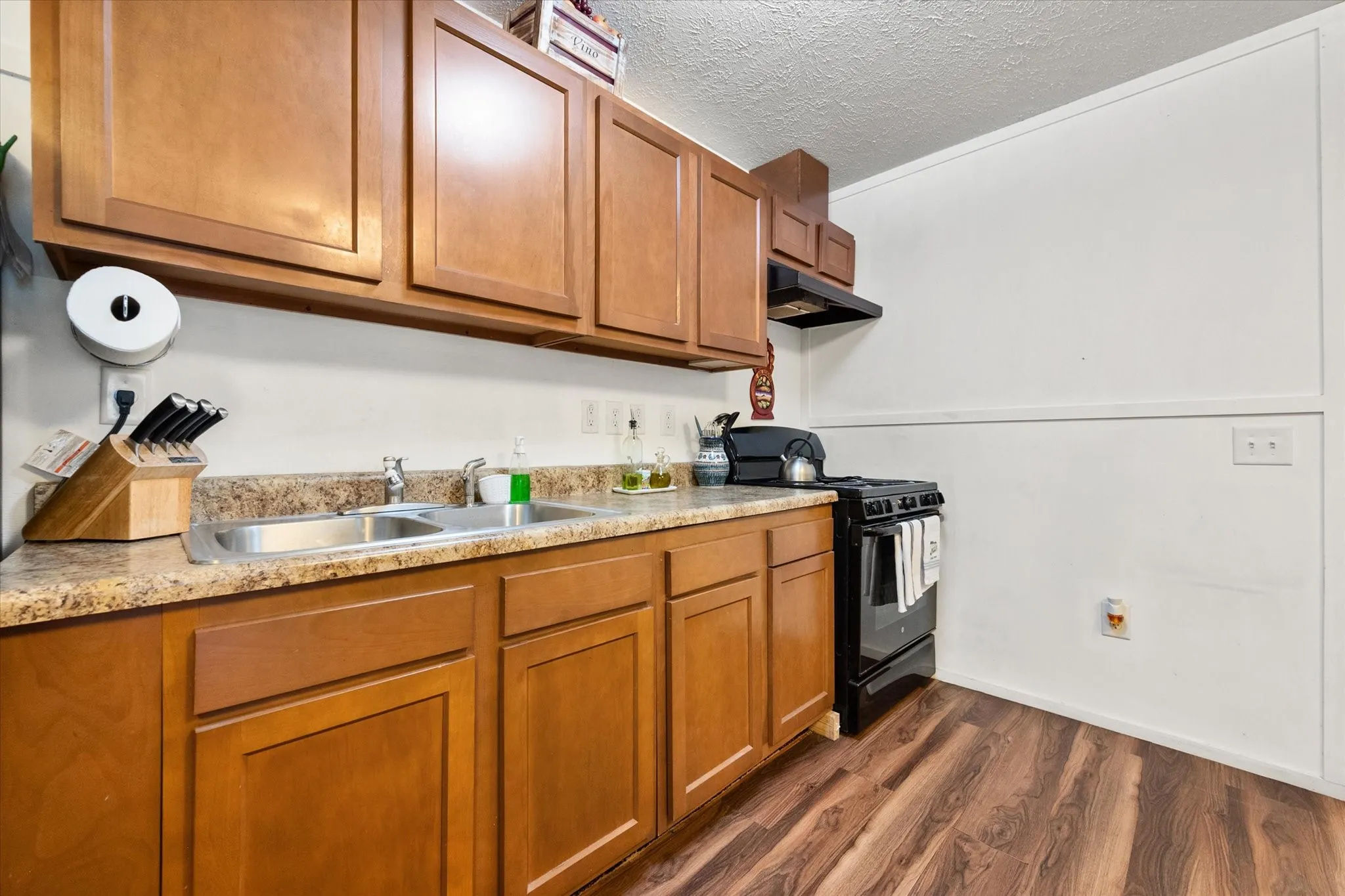 Mobile Home For Sale in Freestone County , 199 Fcr 1051, Streetman, Texas 75859, 2 Bedroom, 2 Bathroom, Garage spaces, 896 Sqft, built in 2016, Preowned, Price $174,900, mls#21213588, Real Estate Agent in Streetman, Homes For Sale in Freestone county, Homes For Sale in Streetman, Realtor in Streetman Texas, Real Estate Brokerage Independent Realty Texas, Luminita Cordes Realtor