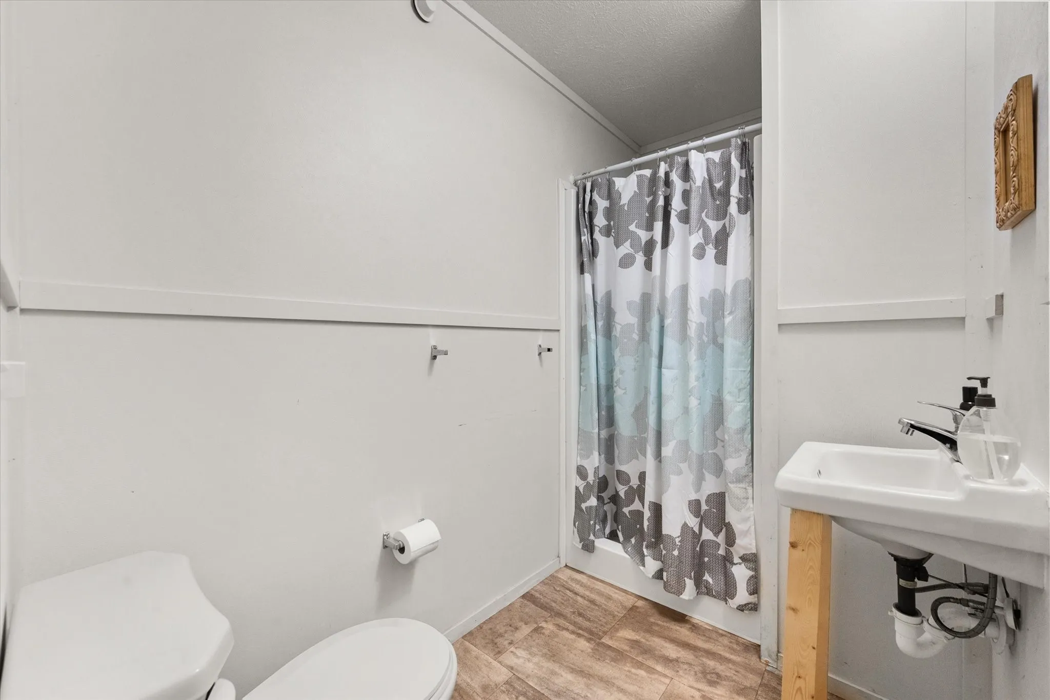 Mobile Home For Sale in Freestone County , 199 Fcr 1051, Streetman, Texas 75859, 2 Bedroom, 2 Bathroom, Garage spaces, 896 Sqft, built in 2016, Preowned, Price $174,900, mls#21213588, Real Estate Agent in Streetman, Homes For Sale in Freestone county, Homes For Sale in Streetman, Realtor in Streetman Texas, Real Estate Brokerage Independent Realty Texas, Luminita Cordes Realtor