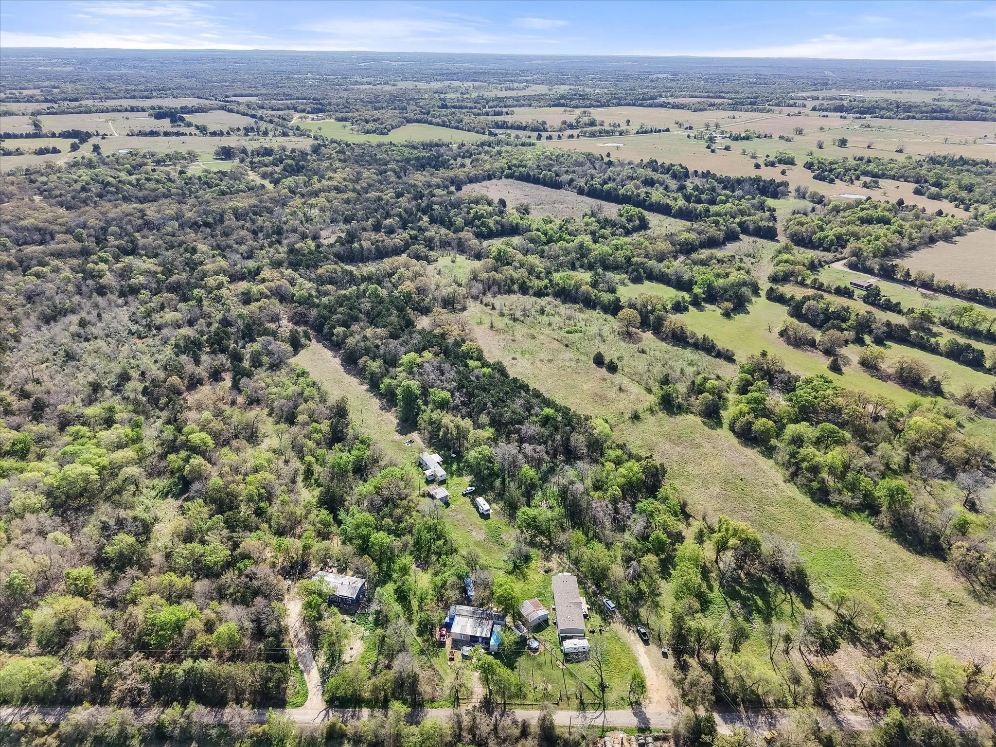 Mobile Home For Sale in Freestone County , 199 Fcr 1051, Streetman, Texas 75859, 2 Bedroom, 2 Bathroom, Garage spaces, 896 Sqft, built in 2016, Preowned, Price $174,900, mls#21213588, Real Estate Agent in Streetman, Homes For Sale in Freestone county, Homes For Sale in Streetman, Realtor in Streetman Texas, Real Estate Brokerage Independent Realty Texas, Luminita Cordes Realtor