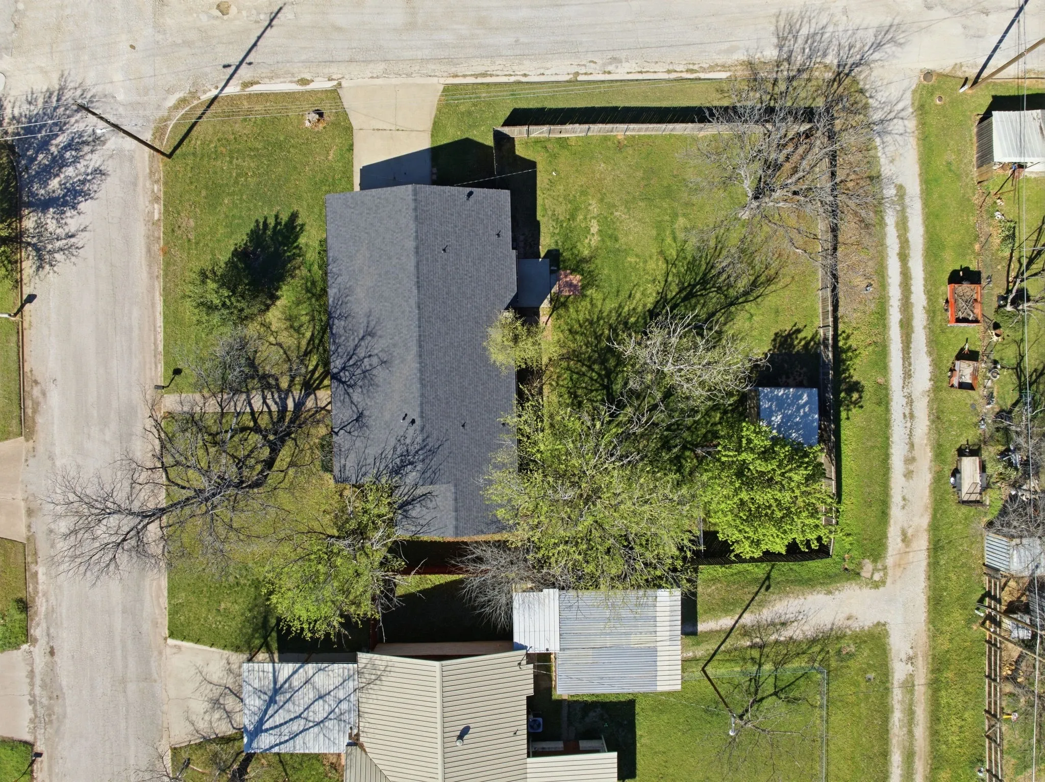 Single Family Residence For Sale in Eastland County , 1408 Primrose Lane, Cisco, Texas 76437, 3 Bedroom, 2 Bathroom, 2 Garage spaces, 1,506 Sqft, built in 1975, Preowned, mls#21215290, Real Estate Agent in Cisco, Homes For Sale in Eastland county, Homes For Sale in Cisco, Realtor in Cisco Texas, Real Estate Brokerage Independent Realty Texas, Luminita Cordes Realtor