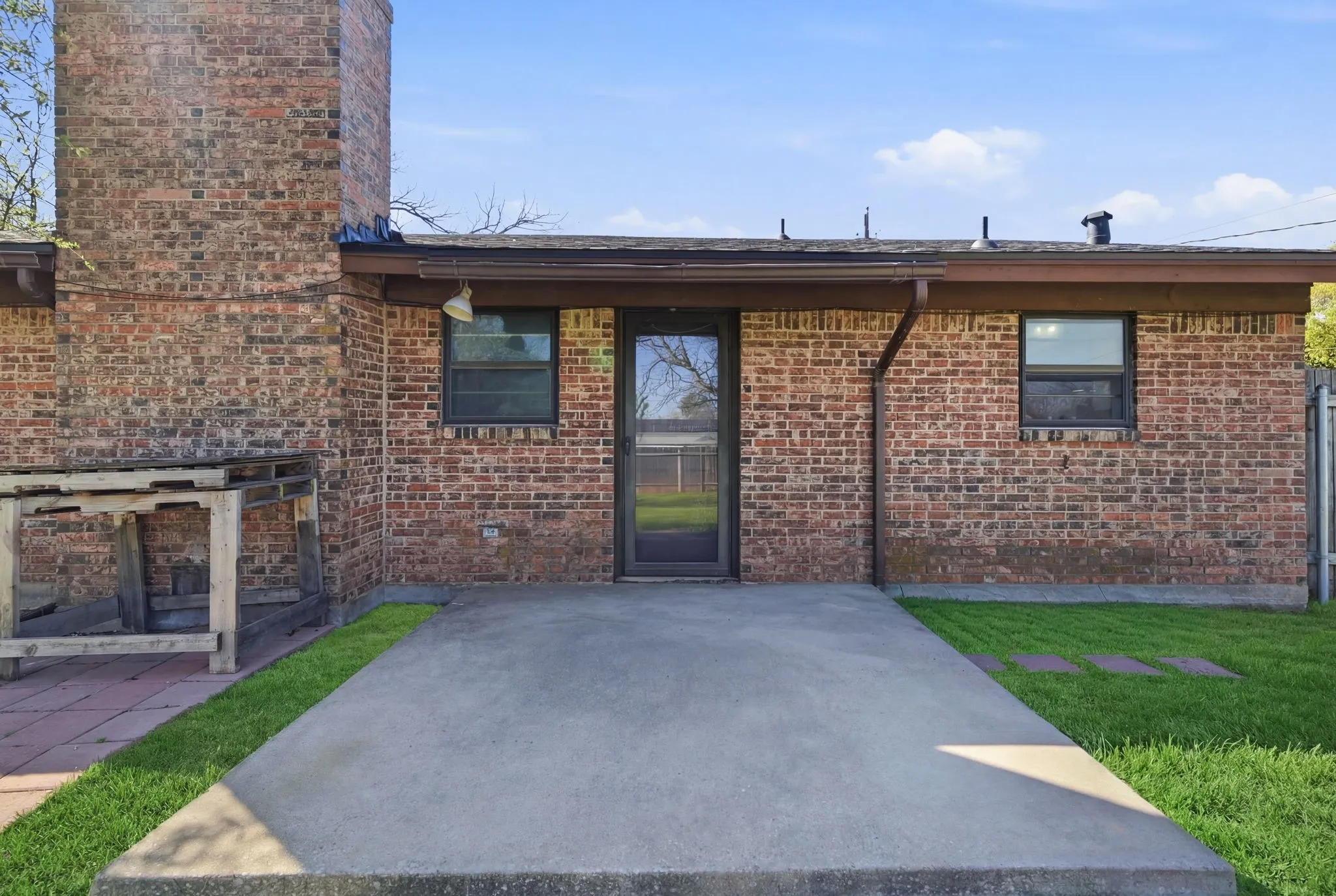 Single Family Residence For Sale in Eastland County , 1408 Primrose Lane, Cisco, Texas 76437, 3 Bedroom, 2 Bathroom, 2 Garage spaces, 1,506 Sqft, built in 1975, Preowned, mls#21215290, Real Estate Agent in Cisco, Homes For Sale in Eastland county, Homes For Sale in Cisco, Realtor in Cisco Texas, Real Estate Brokerage Independent Realty Texas, Luminita Cordes Realtor