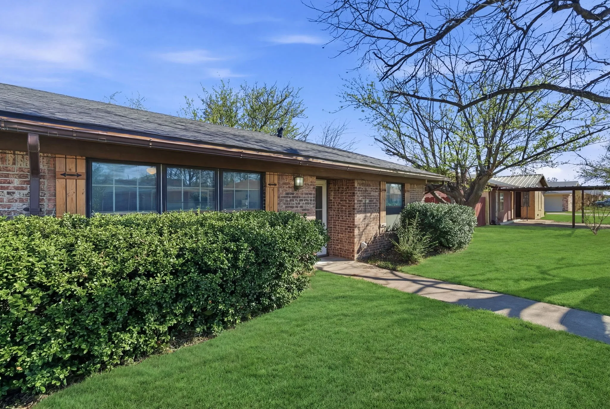 Single Family Residence For Sale in Eastland County , 1408 Primrose Lane, Cisco, Texas 76437, 3 Bedroom, 2 Bathroom, 2 Garage spaces, 1,506 Sqft, built in 1975, Preowned, mls#21215290, Real Estate Agent in Cisco, Homes For Sale in Eastland county, Homes For Sale in Cisco, Realtor in Cisco Texas, Real Estate Brokerage Independent Realty Texas, Luminita Cordes Realtor