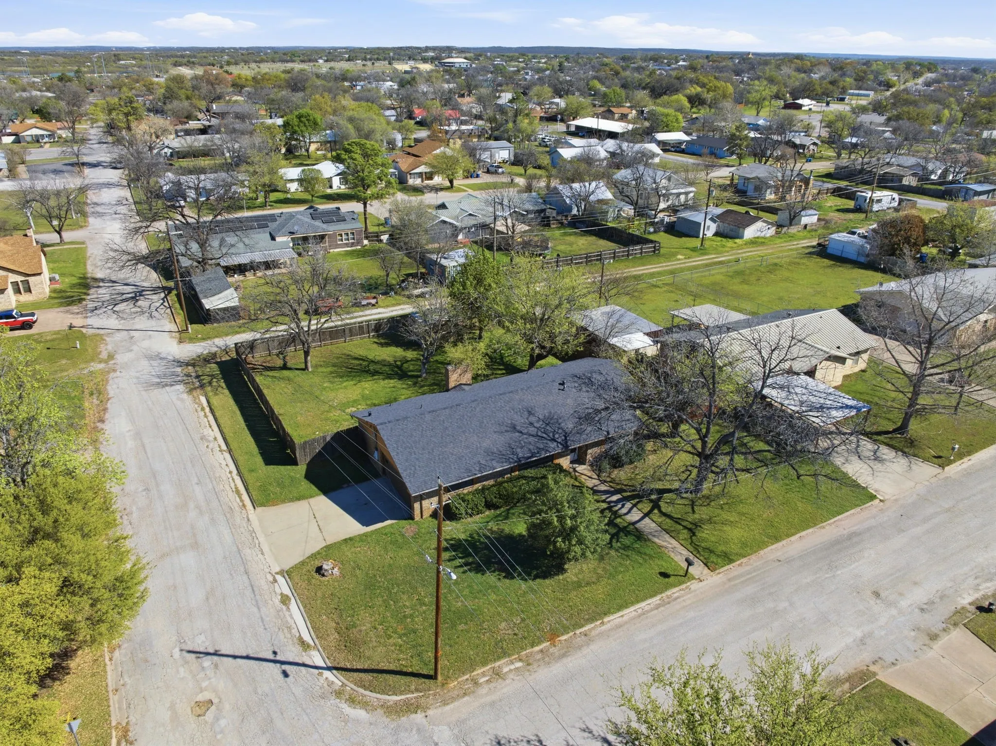 Single Family Residence For Sale in Eastland County , 1408 Primrose Lane, Cisco, Texas 76437, 3 Bedroom, 2 Bathroom, 2 Garage spaces, 1,506 Sqft, built in 1975, Preowned, mls#21215290, Real Estate Agent in Cisco, Homes For Sale in Eastland county, Homes For Sale in Cisco, Realtor in Cisco Texas, Real Estate Brokerage Independent Realty Texas, Luminita Cordes Realtor