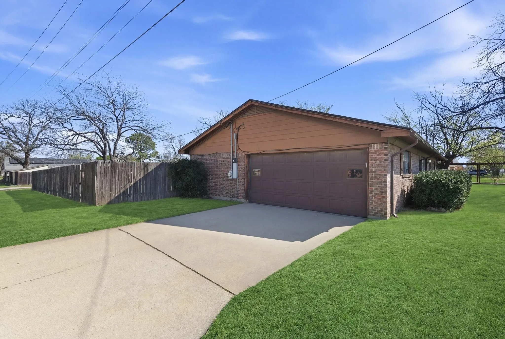 Single Family Residence For Sale in Eastland County , 1408 Primrose Lane, Cisco, Texas 76437, 3 Bedroom, 2 Bathroom, 2 Garage spaces, 1,506 Sqft, built in 1975, Preowned, mls#21215290, Real Estate Agent in Cisco, Homes For Sale in Eastland county, Homes For Sale in Cisco, Realtor in Cisco Texas, Real Estate Brokerage Independent Realty Texas, Luminita Cordes Realtor