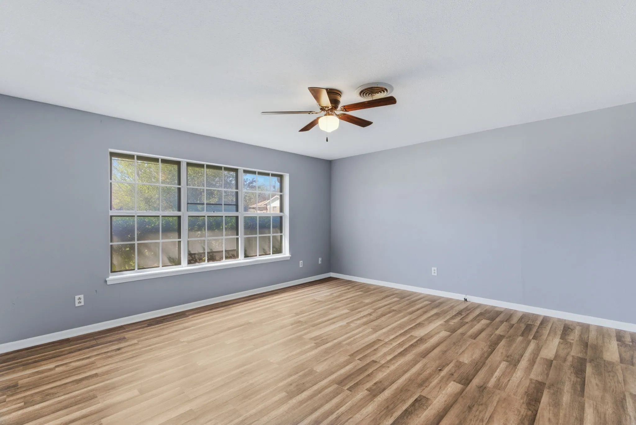 Single Family Residence For Sale in Eastland County , 1408 Primrose Lane, Cisco, Texas 76437, 3 Bedroom, 2 Bathroom, 2 Garage spaces, 1,506 Sqft, built in 1975, Preowned, mls#21215290, Real Estate Agent in Cisco, Homes For Sale in Eastland county, Homes For Sale in Cisco, Realtor in Cisco Texas, Real Estate Brokerage Independent Realty Texas, Luminita Cordes Realtor