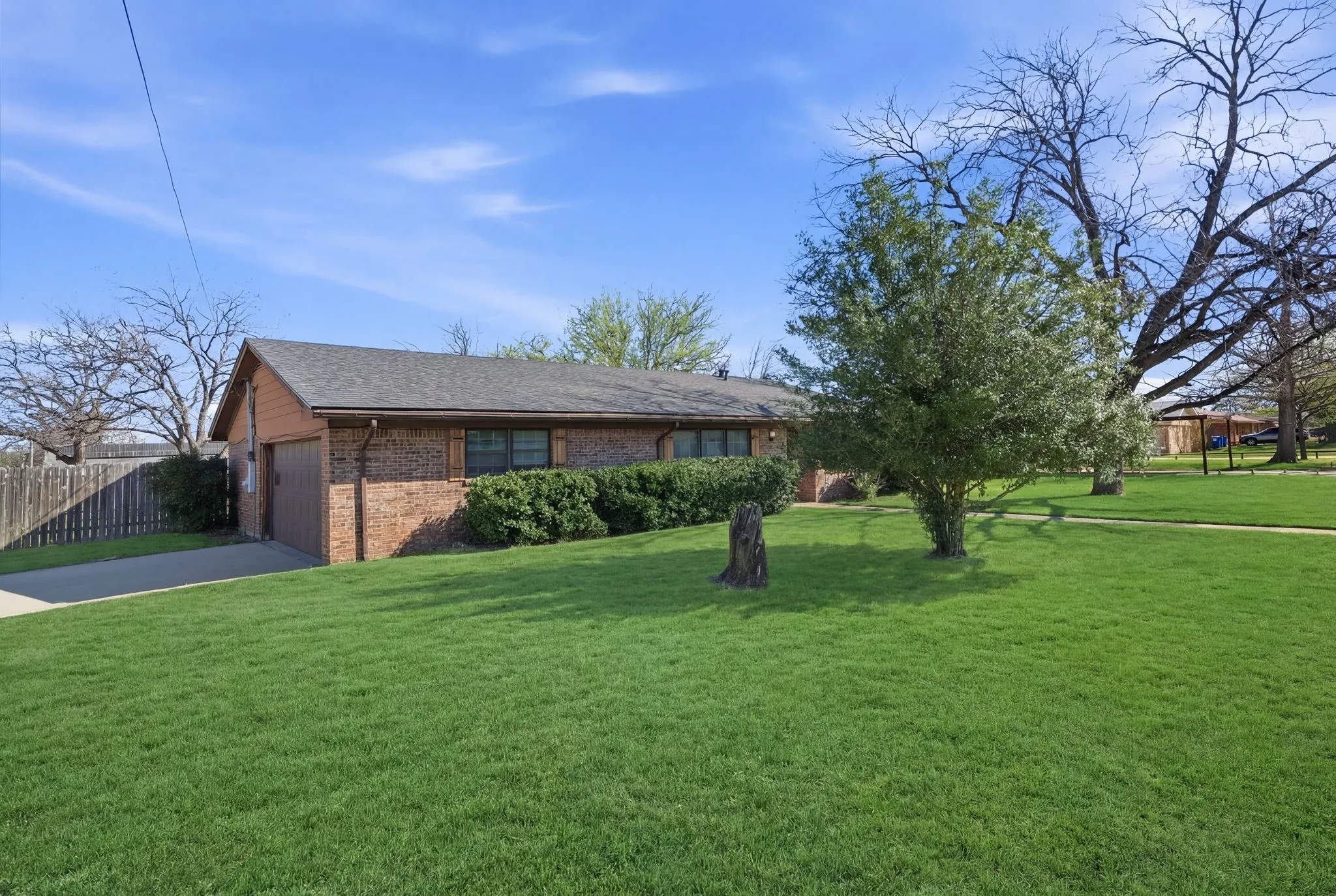 Single Family Residence For Sale in Eastland County , 1408 Primrose Lane, Cisco, Texas 76437, 3 Bedroom, 2 Bathroom, 2 Garage spaces, 1,506 Sqft, built in 1975, Preowned, mls#21215290, Real Estate Agent in Cisco, Homes For Sale in Eastland county, Homes For Sale in Cisco, Realtor in Cisco Texas, Real Estate Brokerage Independent Realty Texas, Luminita Cordes Realtor