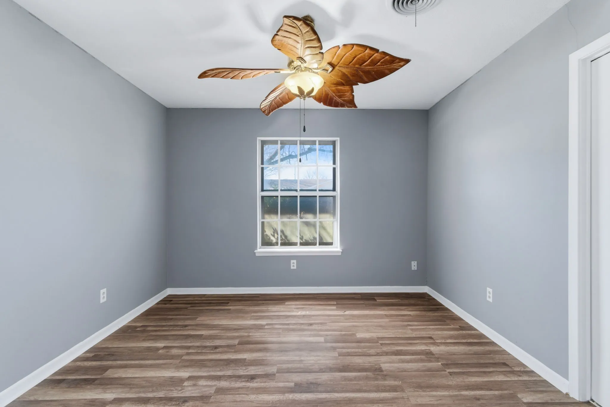 Single Family Residence For Sale in Eastland County , 1408 Primrose Lane, Cisco, Texas 76437, 3 Bedroom, 2 Bathroom, 2 Garage spaces, 1,506 Sqft, built in 1975, Preowned, mls#21215290, Real Estate Agent in Cisco, Homes For Sale in Eastland county, Homes For Sale in Cisco, Realtor in Cisco Texas, Real Estate Brokerage Independent Realty Texas, Luminita Cordes Realtor